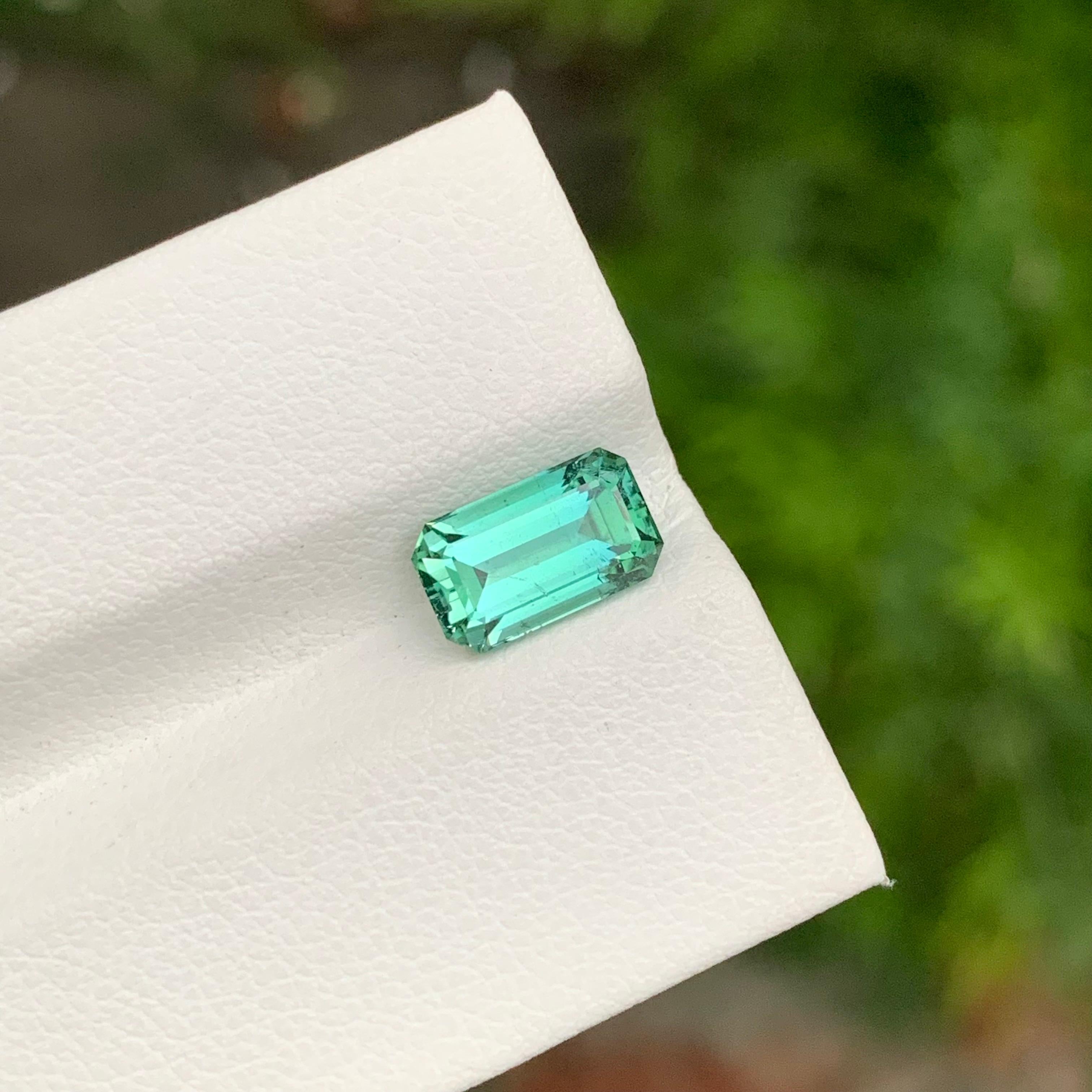 2.15 Carat Natural Mint Green Loose Tourmaline Emerald Shape Gem For Jewellery For Sale 5