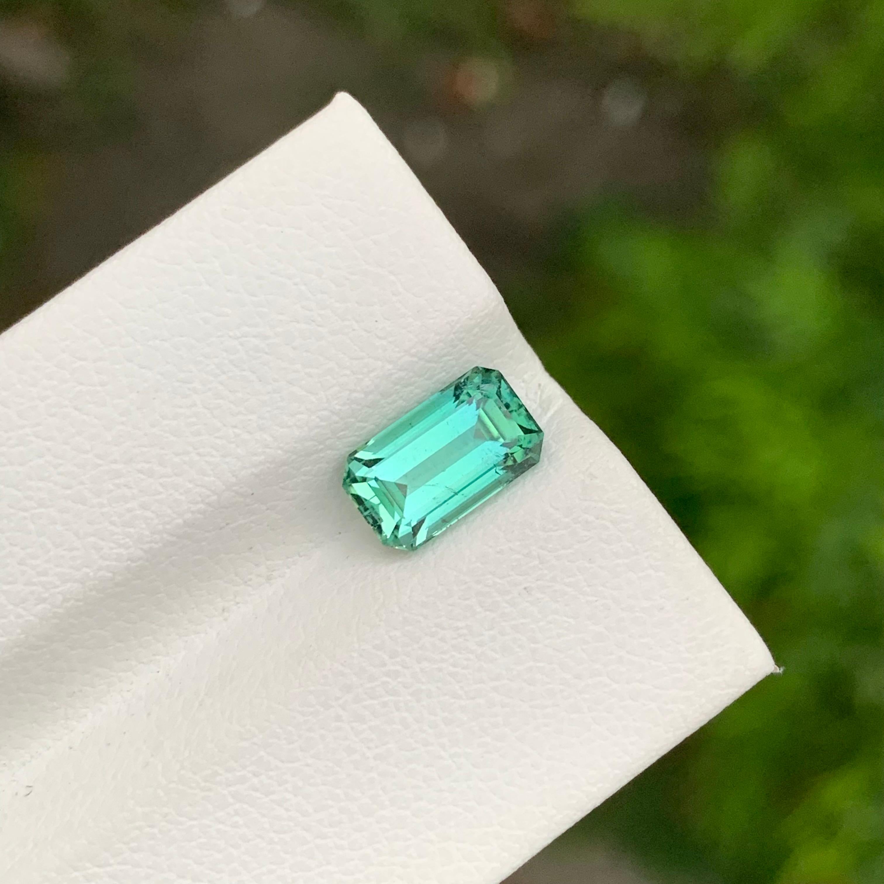 2.15 Carat Natural Mint Green Loose Tourmaline Emerald Shape Gem For Jewellery For Sale 1