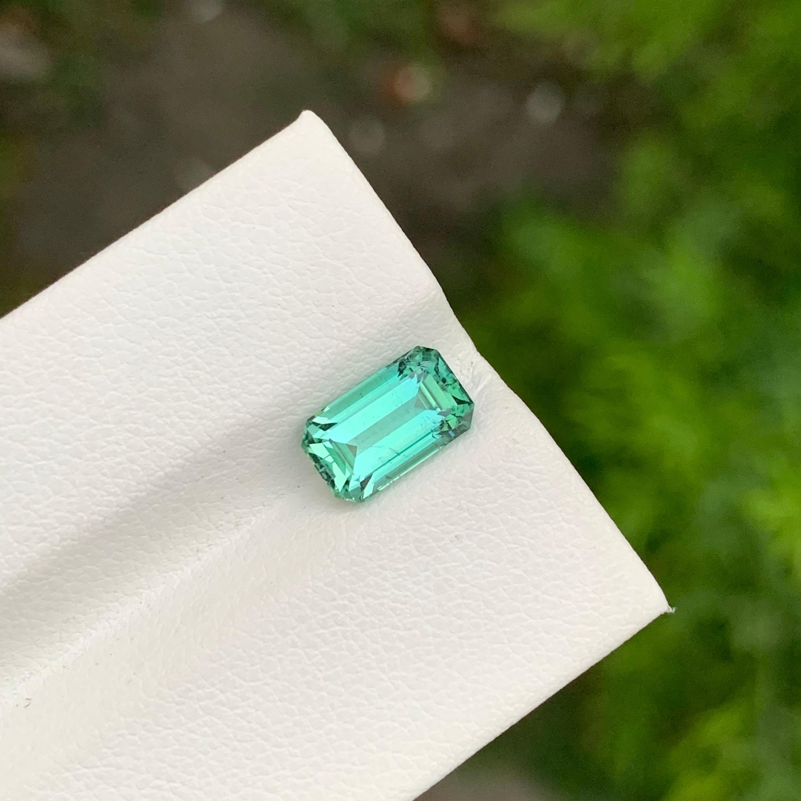 2.15 Carat Natural Mint Green Loose Tourmaline Emerald Shape Gem For Jewellery For Sale 2
