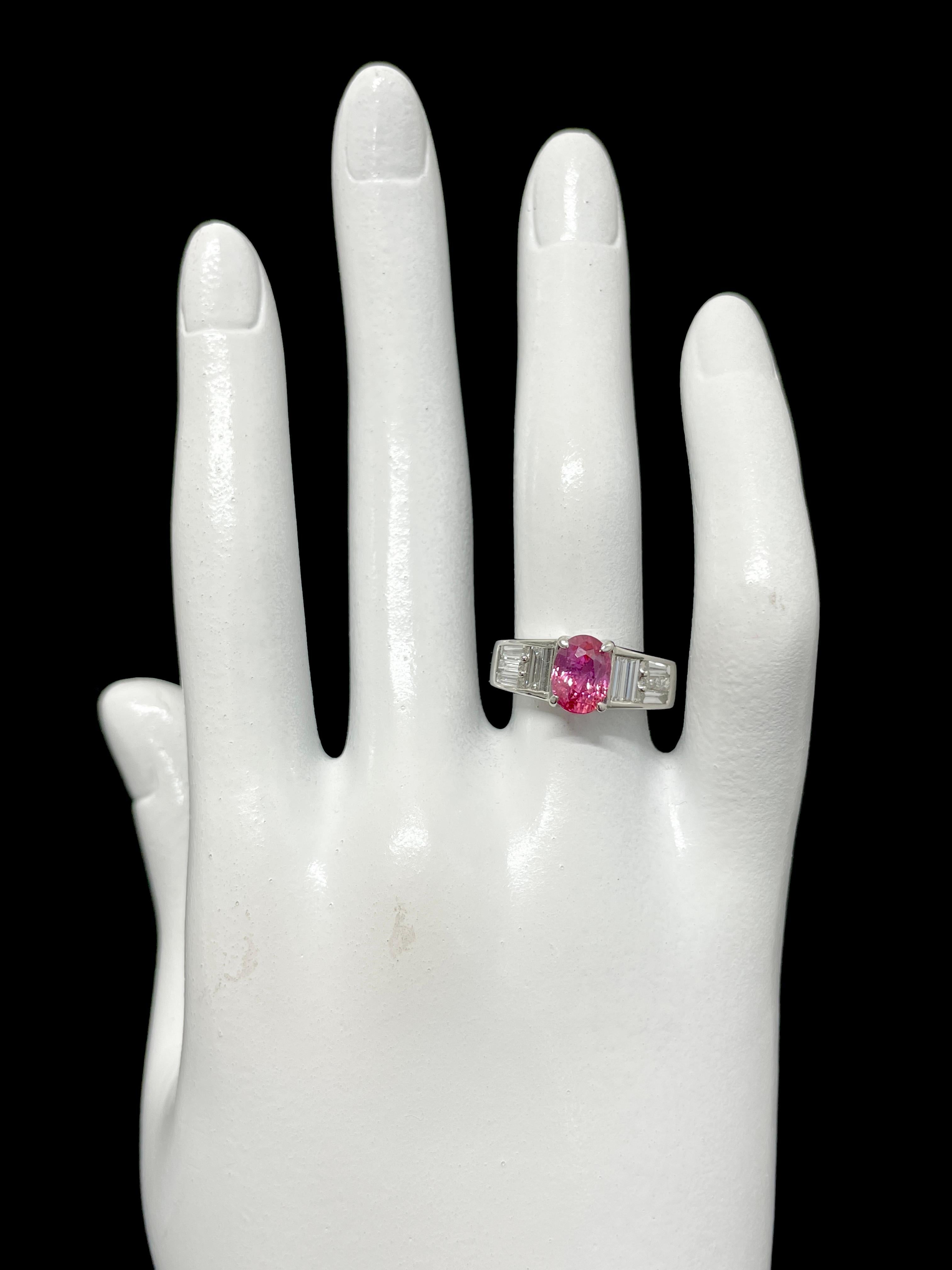 2.15 Carat Natural Pink Sapphire and Diamond Art Deco Ring Set in Platinum In Excellent Condition In Tokyo, JP