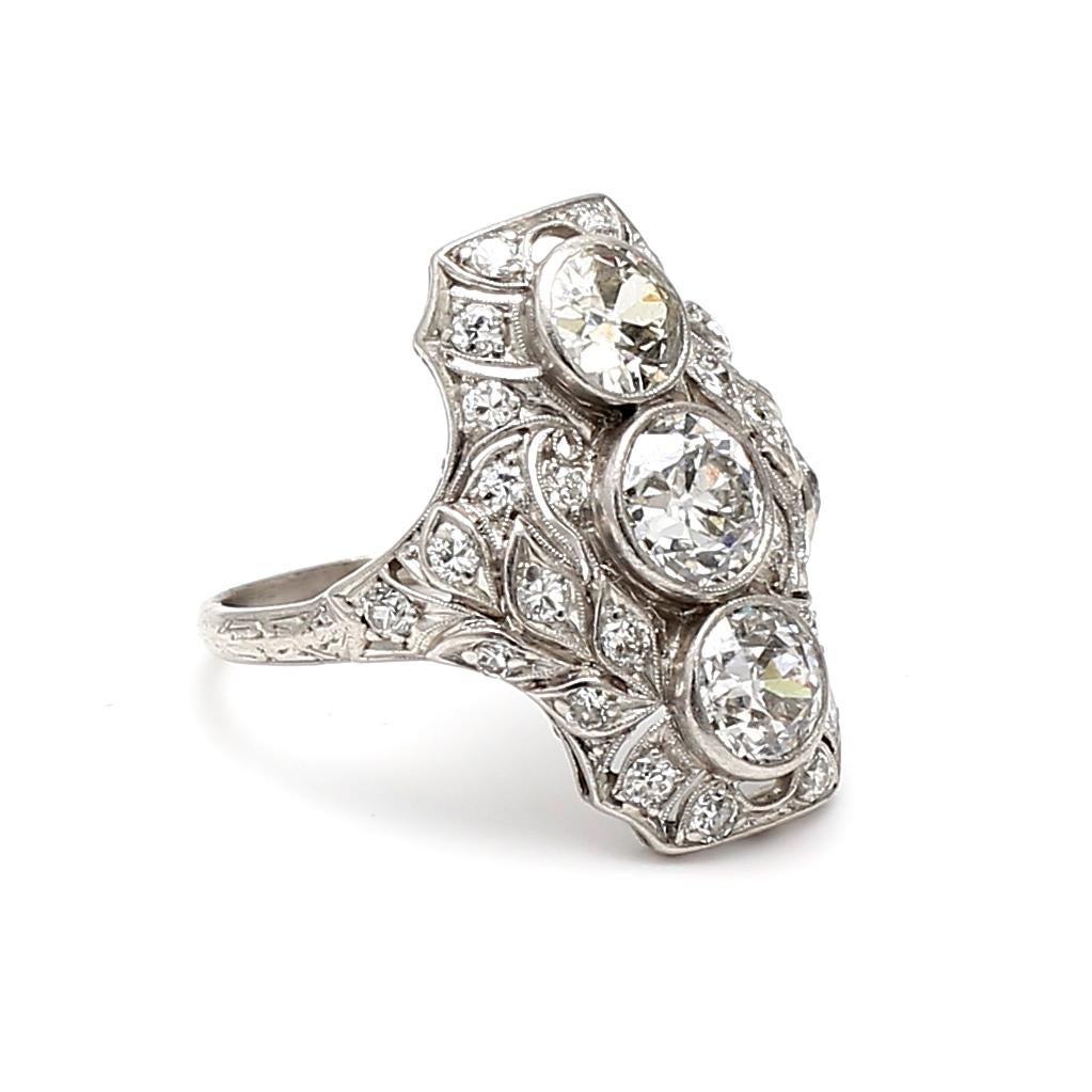 2.15 Carat Old European Cut F SI1 Diamond Platinum Art Deco Ring In Good Condition For Sale In New York, NY
