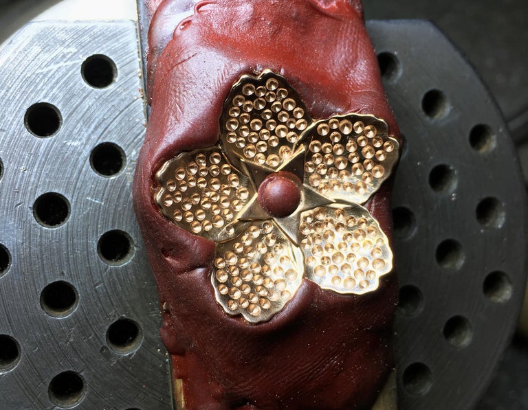 Custom Cherry Blossom Pendant with 2.20ct Pavé Set Diamonds 20kt Gold For Sale at 1stDibs