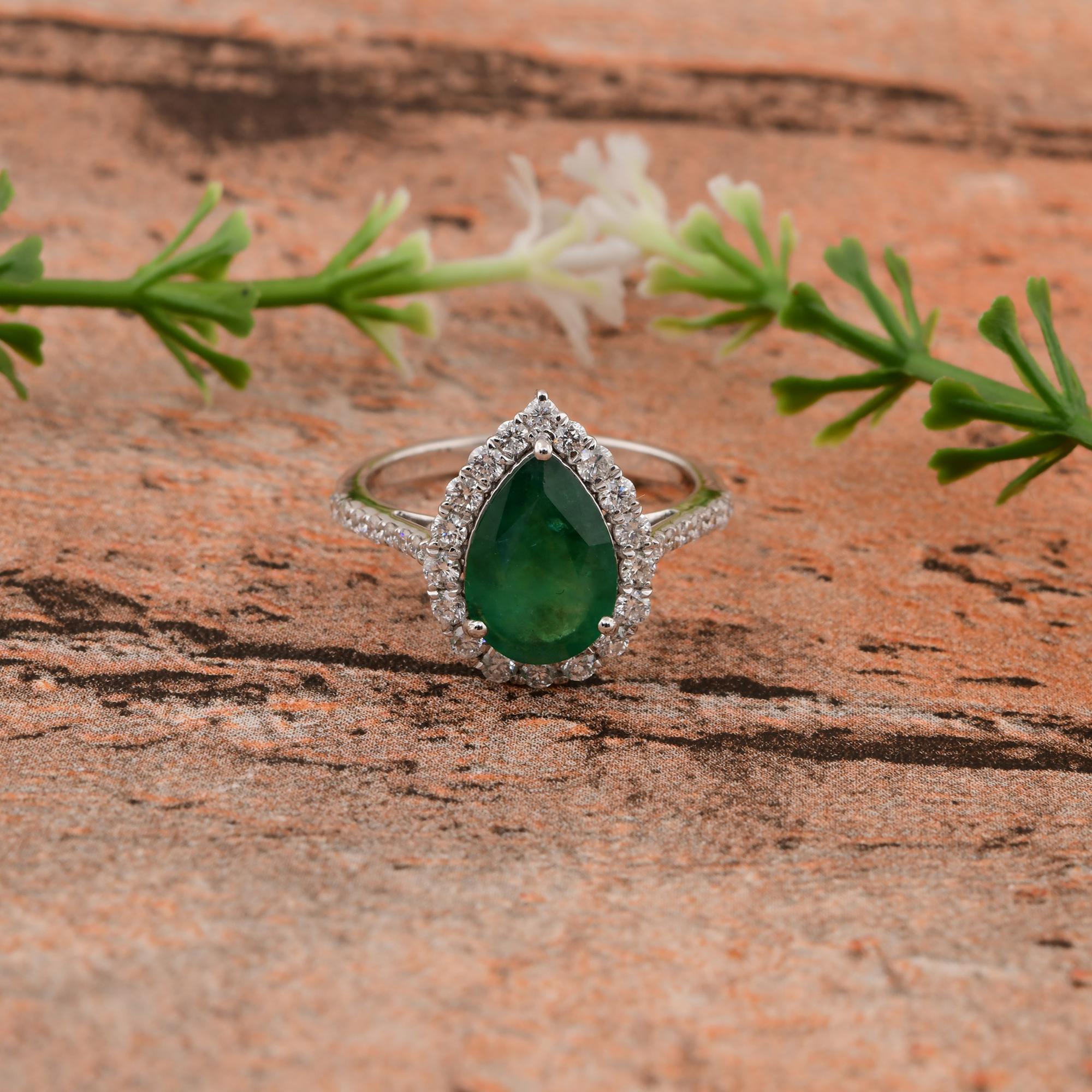 2.15 Carat Pear Zambian Emerald Gemstone Ring SI/H Diamond 14 Karat White Gold In New Condition For Sale In Diera, Dubai
