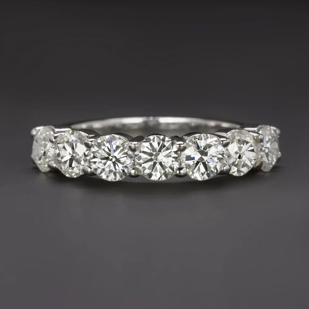 2.15 Carat Round Brilliant Cut Semi Eternity Band Ring In Excellent Condition For Sale In Rome, IT
