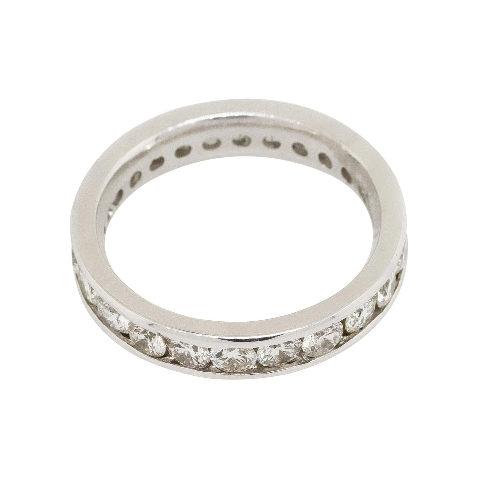 2.15 Carat Round Channel Set Diamond Ring 14 Karat in Stock en vente 3