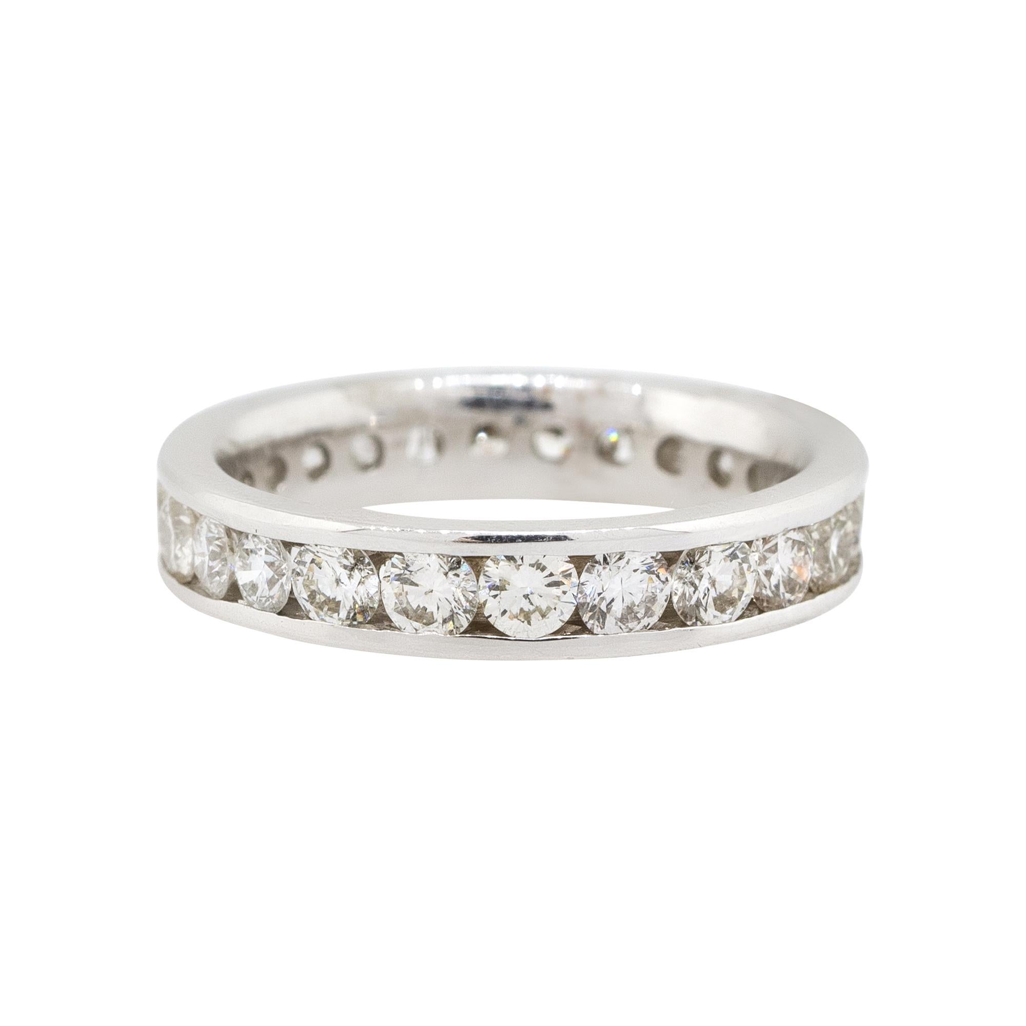 2.15 Carat Round Channel Set Diamond Ring 14 Karat in Stock en vente 4
