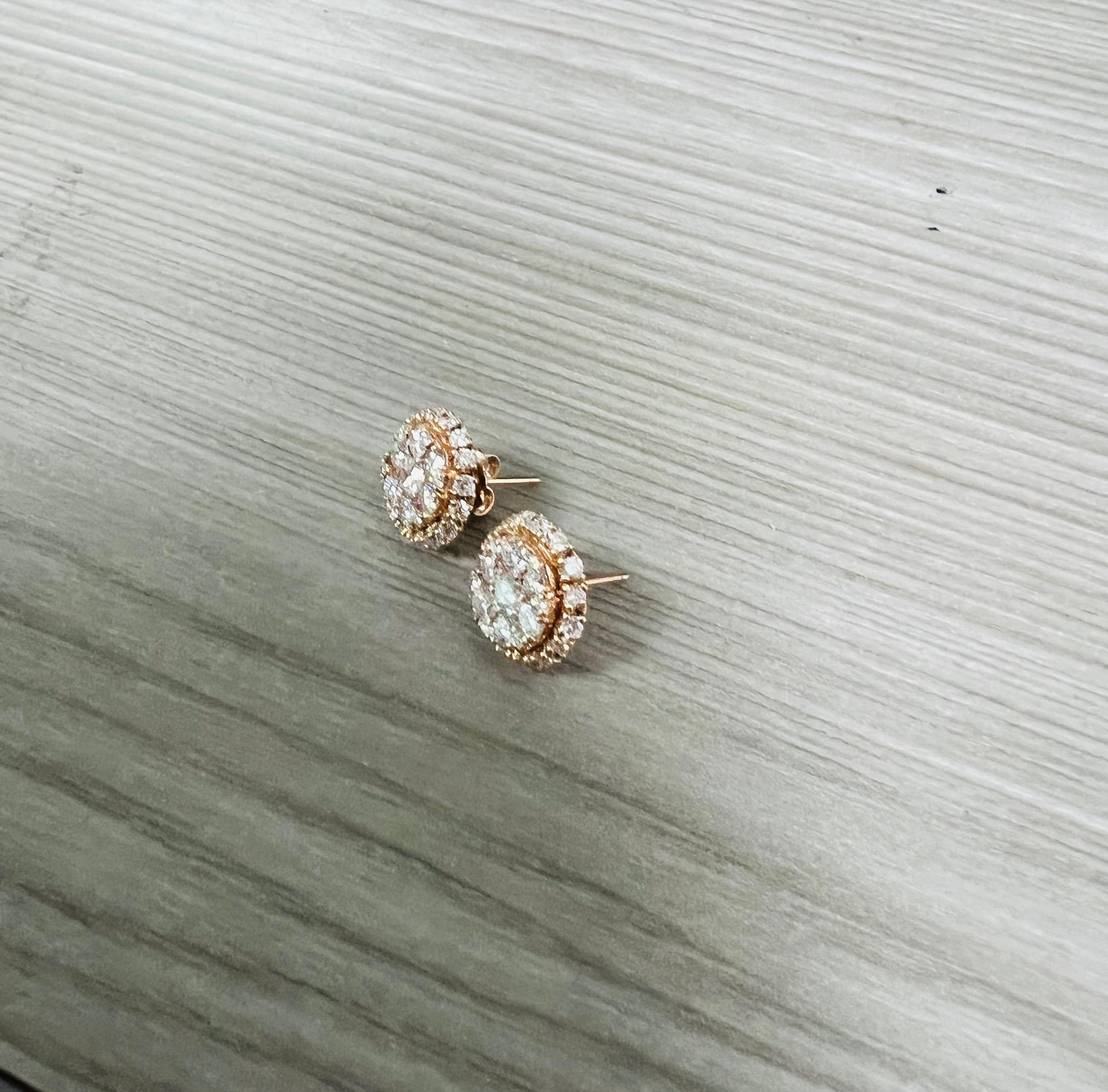 2.15 Carat Round Cut Diamond 14 Karat Rose Gold Cluster Earrings en vente 3