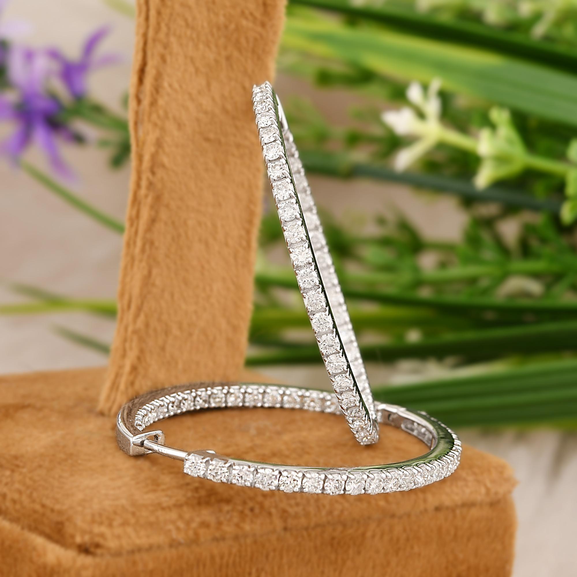 Taglio rotondo Orecchini a cerchio con diamante Inside Out da 2,15 carati SI/H Gioielli in oro bianco 14 carati in vendita