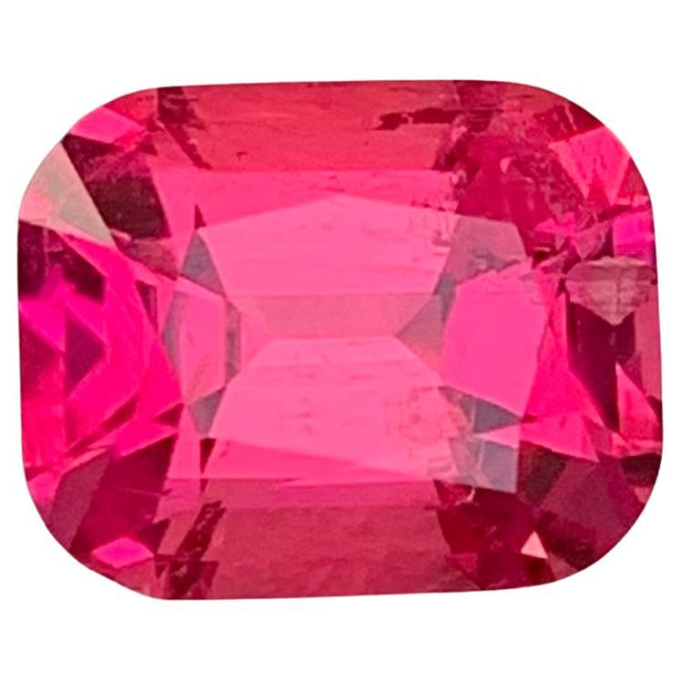 2,15 carati di splendida tormalina rubellite sfaccettata a forma di cuscino