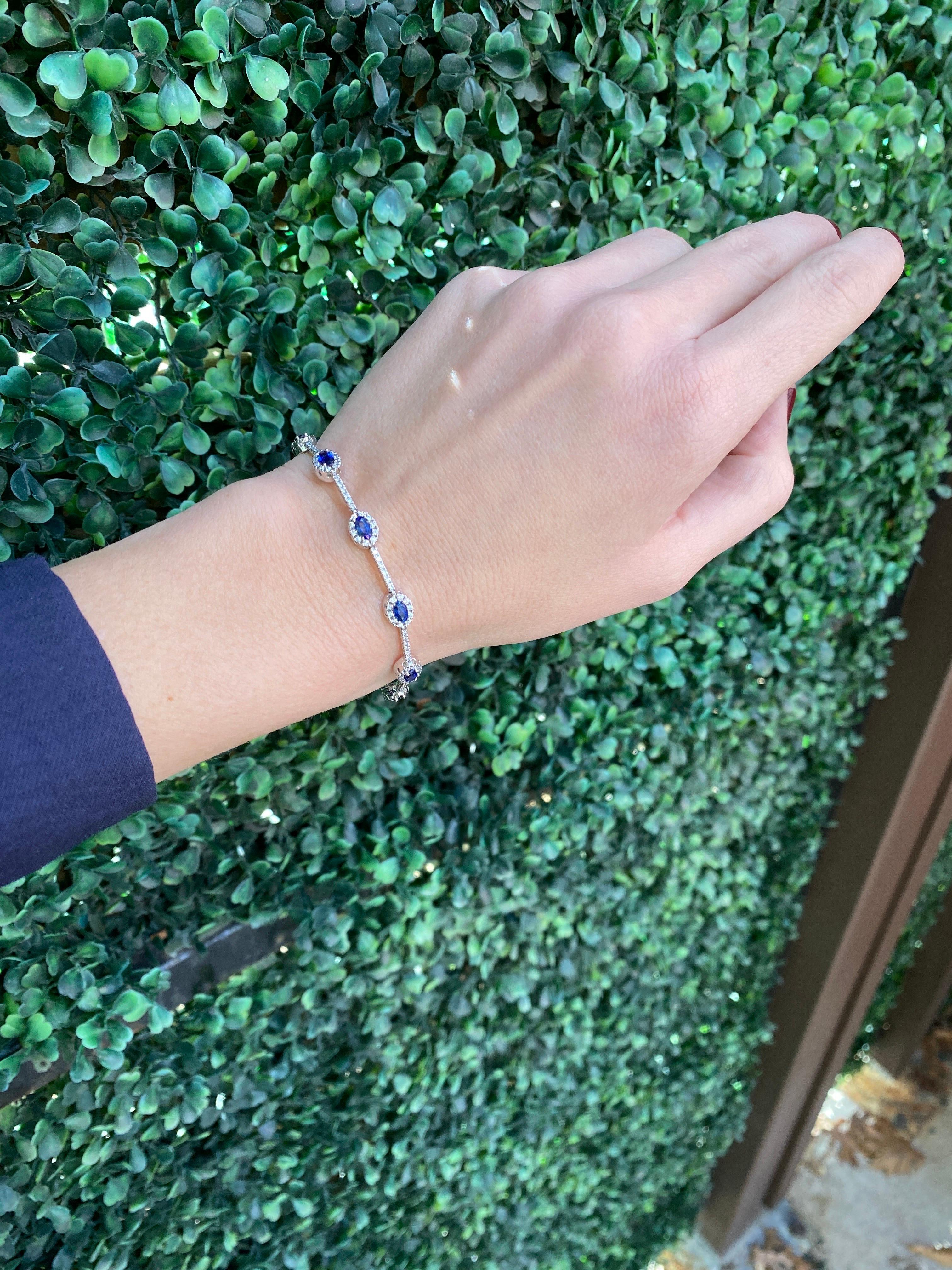 2.15 Carat Total Weight Oval Blue Sapphires & 2.15ctw Diamond Bracelet, 14k Gold In New Condition For Sale In Houston, TX