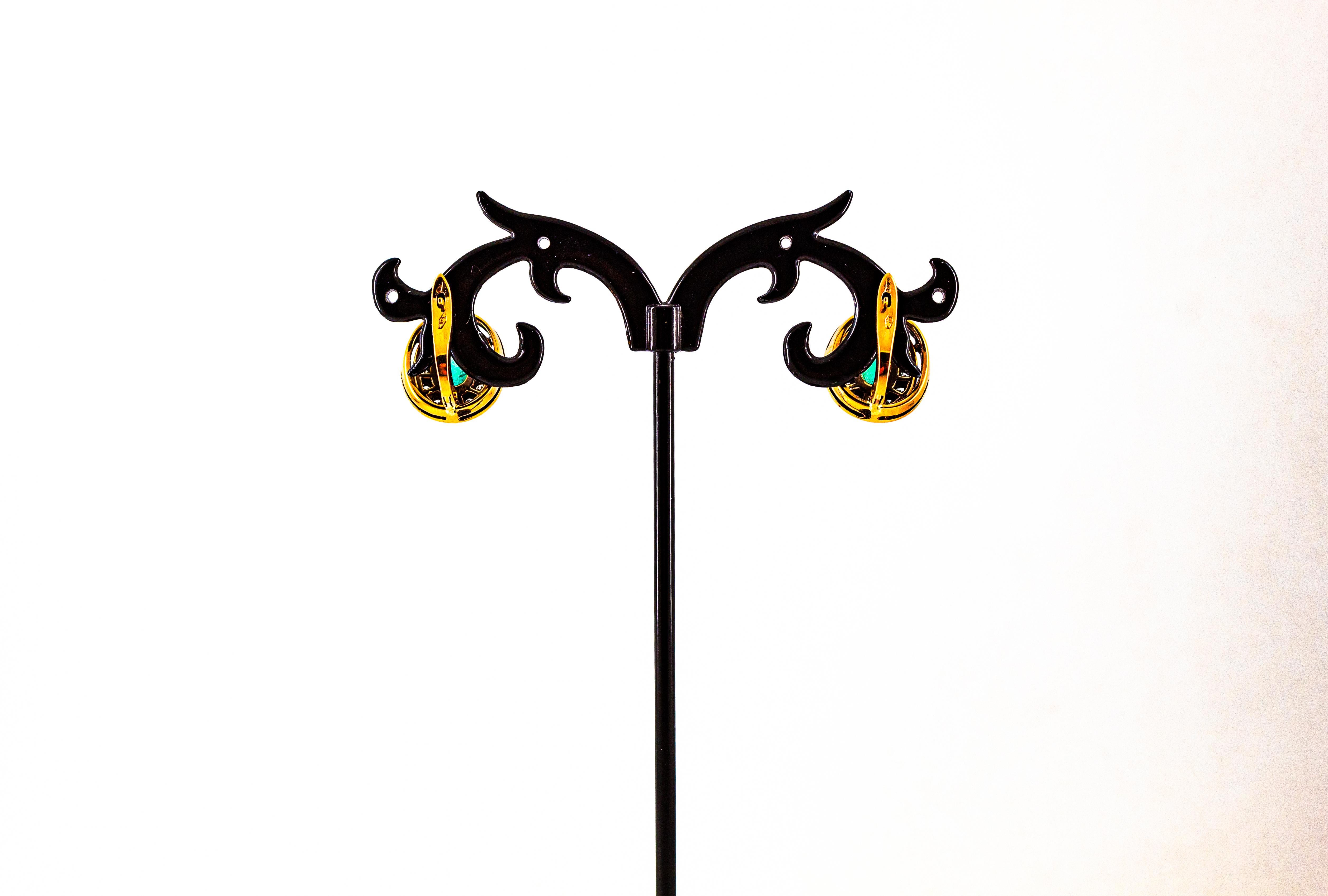 Boucles d'oreilles pendantes en or jaune 2.15 carats diamant blanc taille ovale émeraude en vente 2