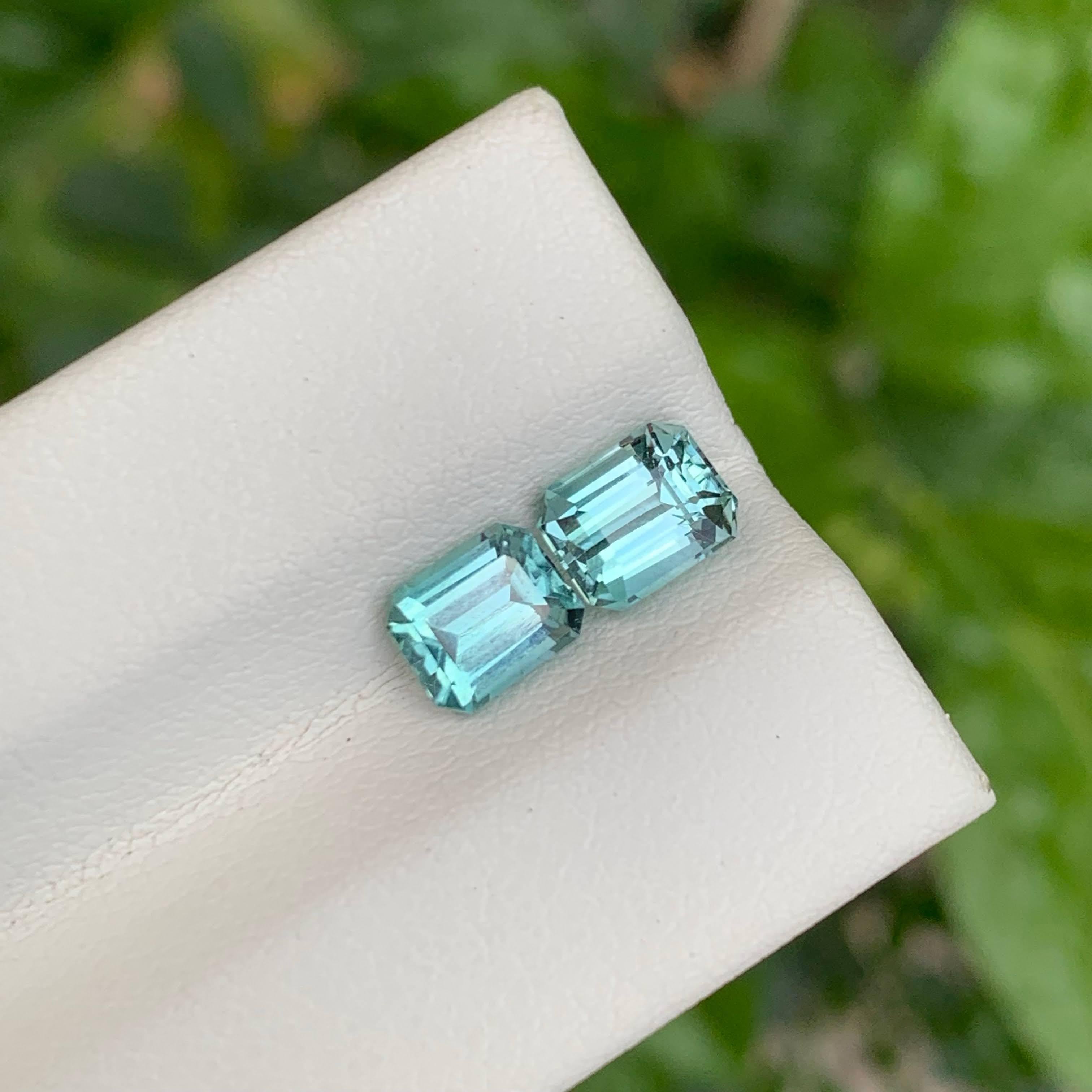 2.15 carats Paraiba  Color Tourmaline Pair Emerald Cut from Afghanistan For Sale 4