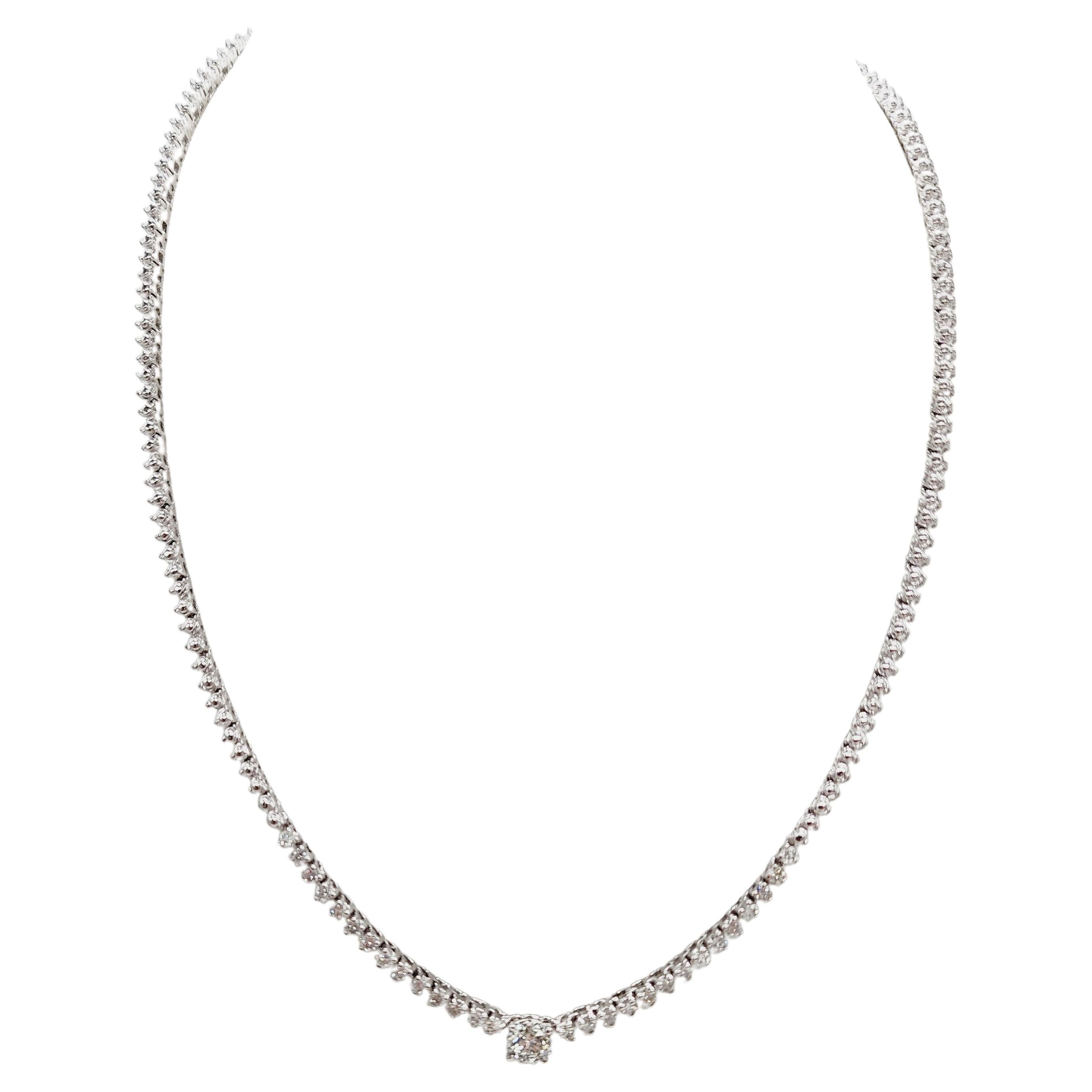 2.15 Carats Diamond Necklace 14 Karat White Gold For Sale at 1stDibs