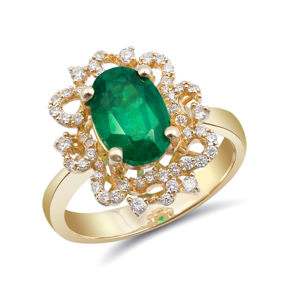 2.15 Carats Emerald Diamonds set in 14K Yellow Gold Ring In New Condition For Sale In Los Angeles, CA