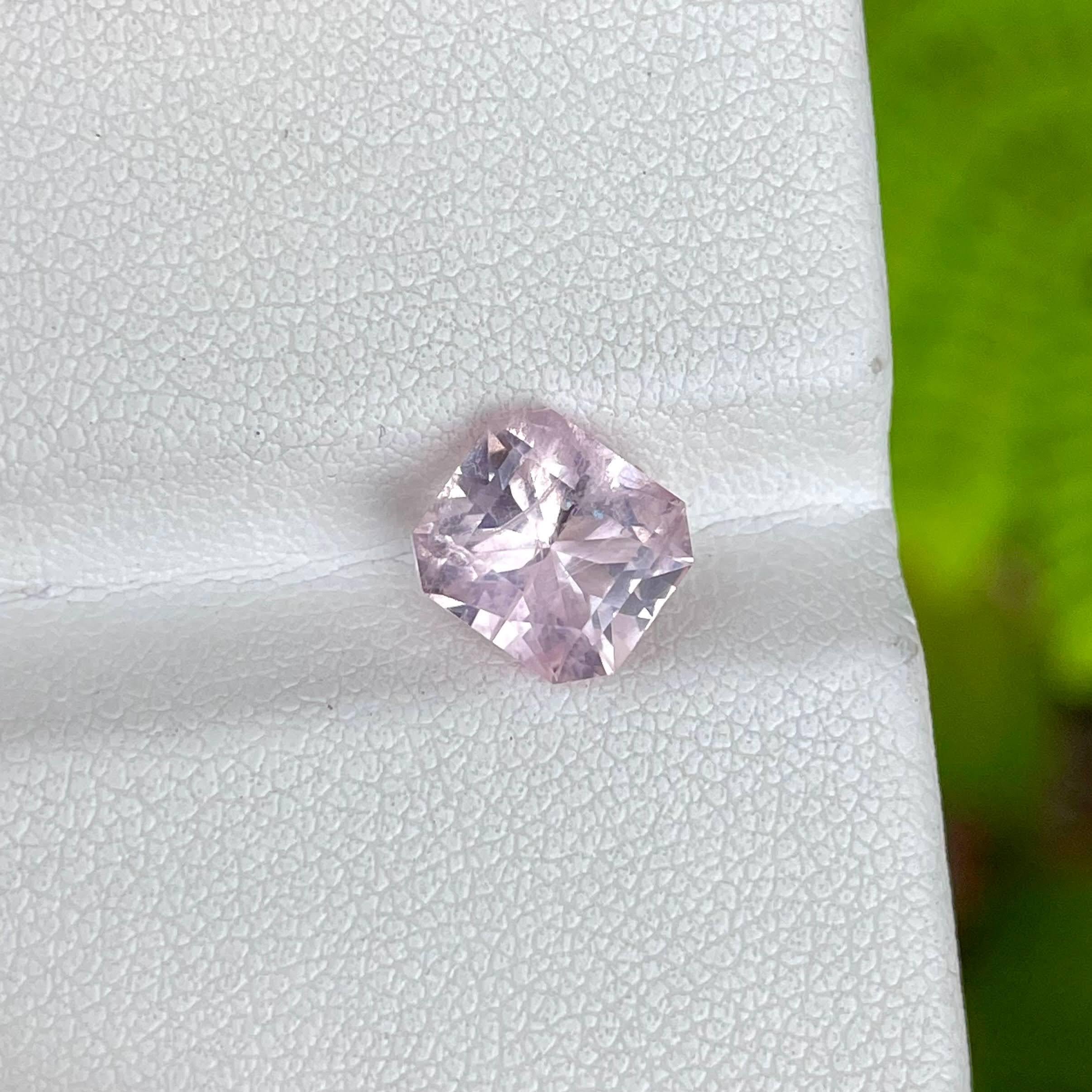 2,15 Quilates Piedra Morganita Rosa Corte Tijera Piedra Preciosa Natural Nigeriana en Nuevo estado para la venta en Bangkok, TH