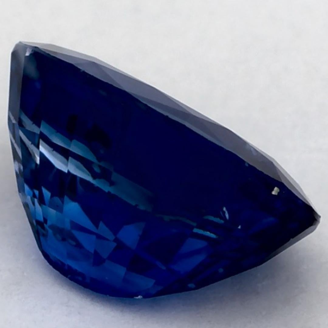 2.15 carati di zaffiro blu ovale sfuso in vendita 1