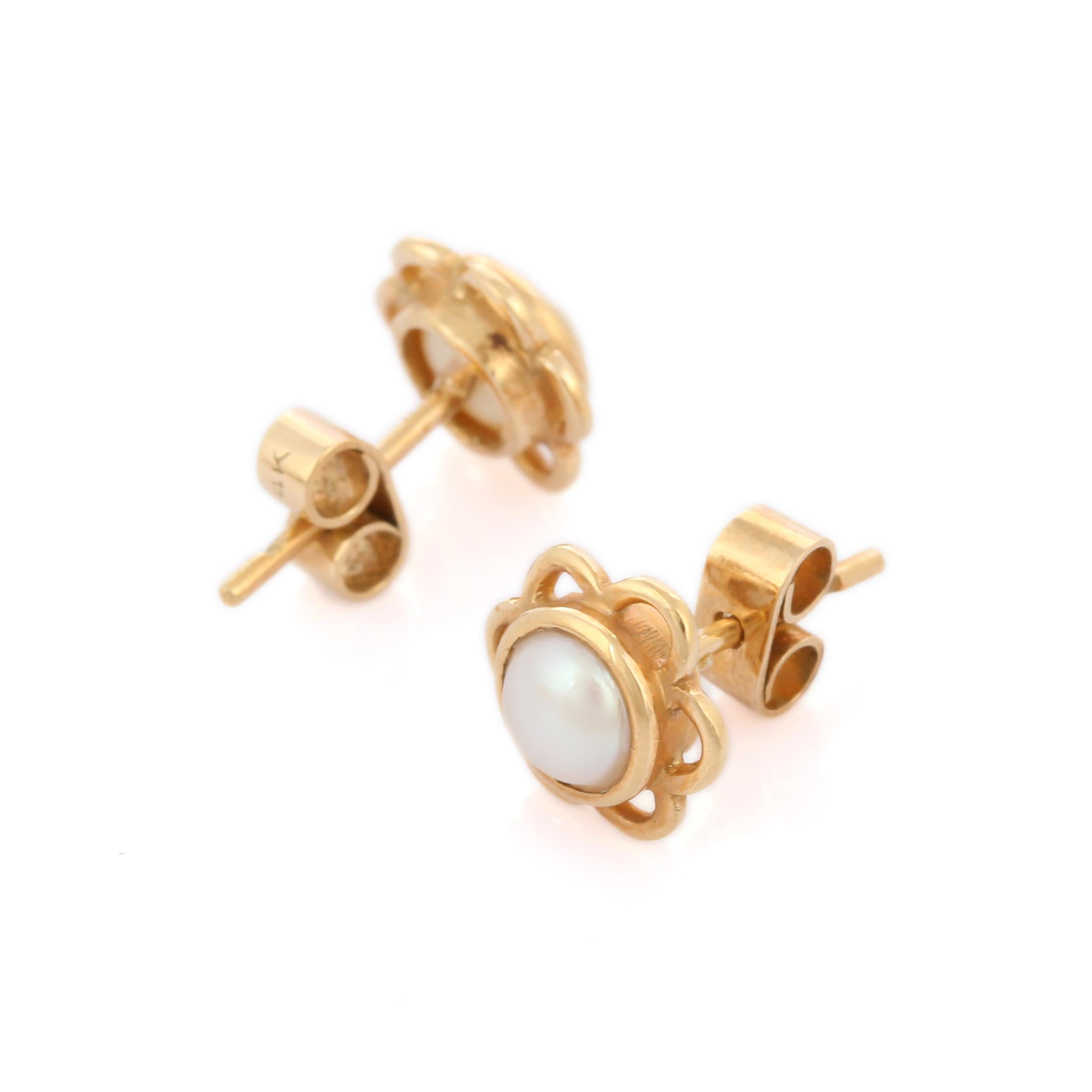 2.15 Ct Freshwater Pearl 14K Yellow Gold Dainty Floral Stud Earrings For Sale 1