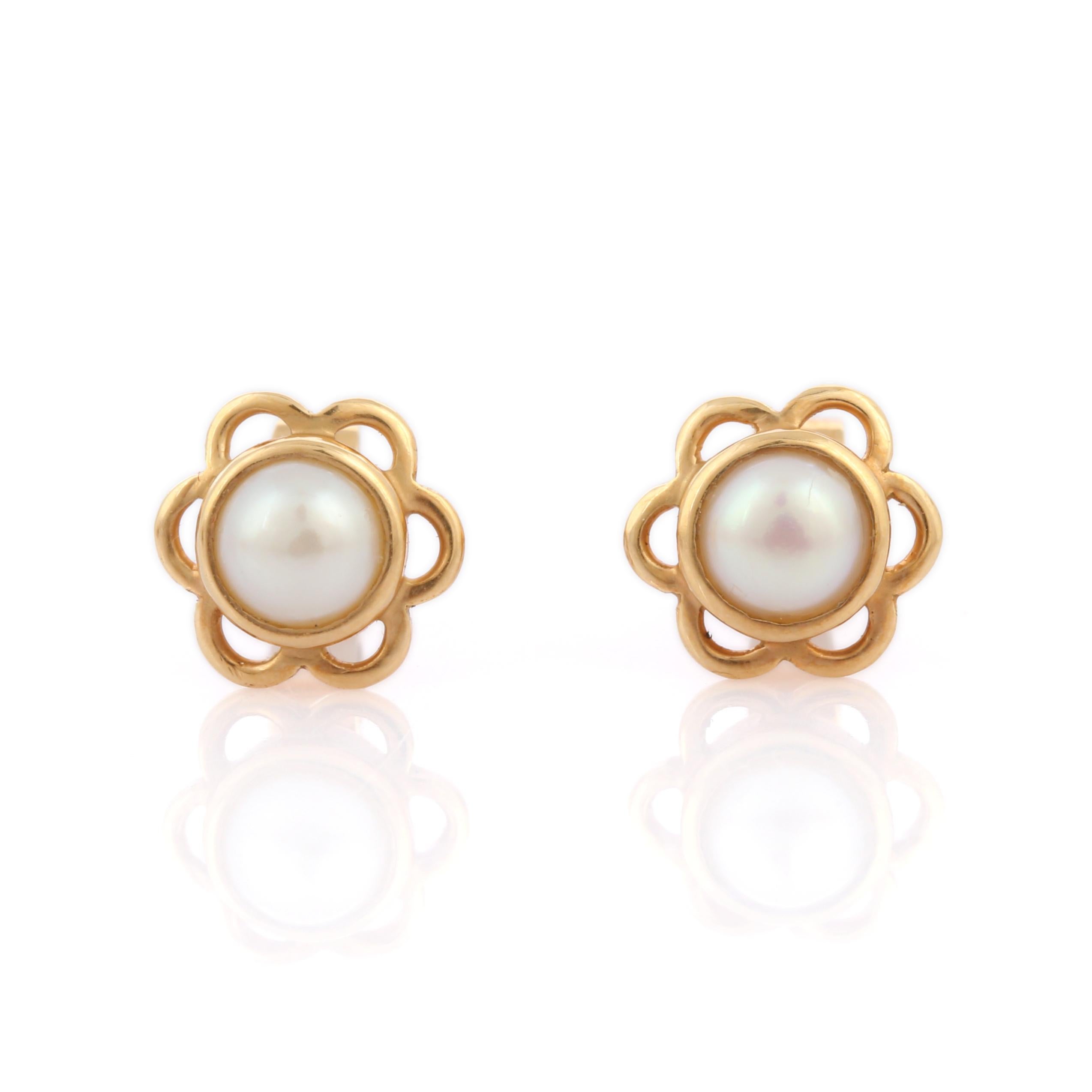 2.15 Ct Freshwater Pearl 14K Yellow Gold Dainty Floral Stud Earrings For Sale 2