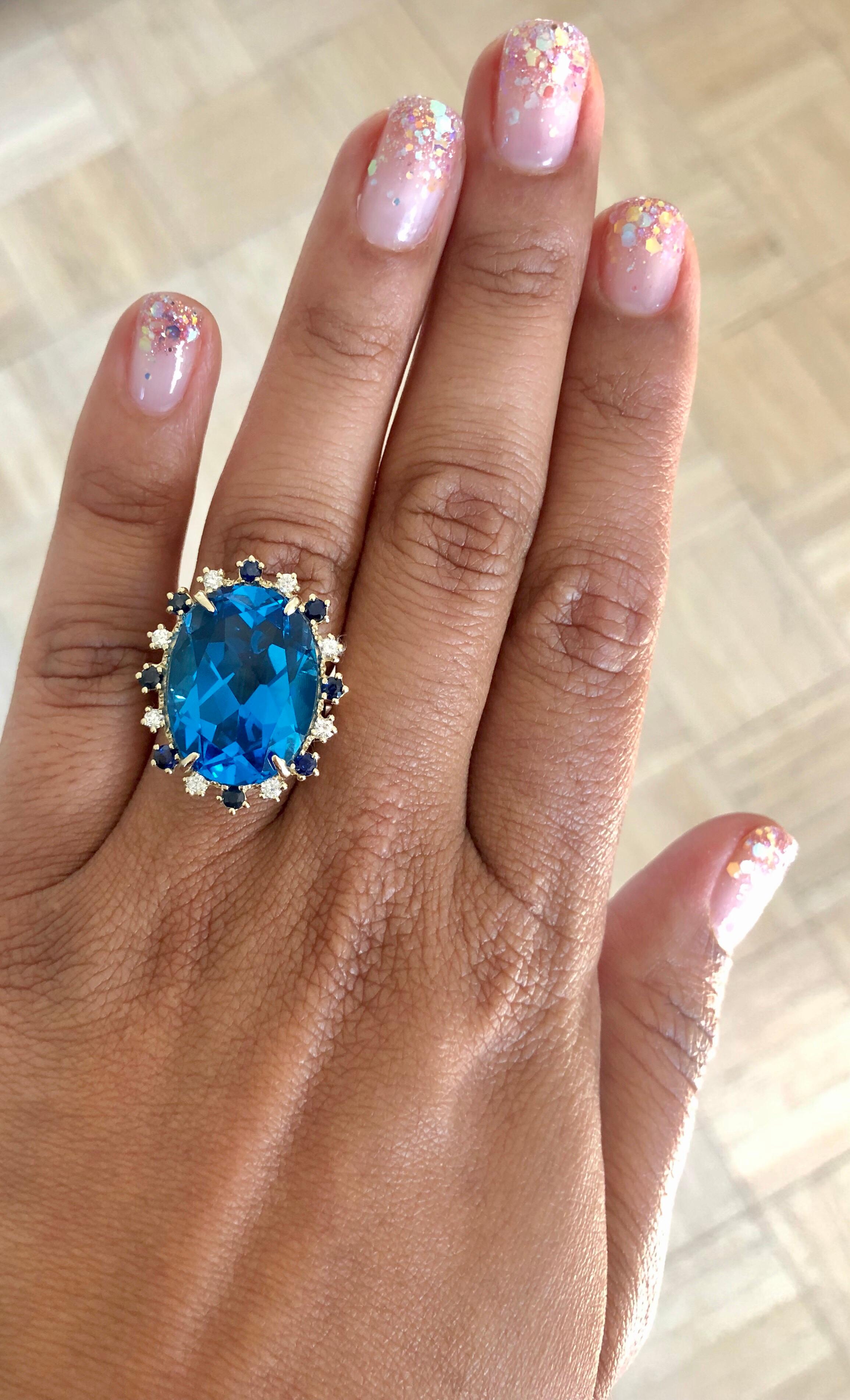 21.50 Carat Blue Topaz Diamond Yellow Gold Cocktail Ring In New Condition For Sale In Los Angeles, CA