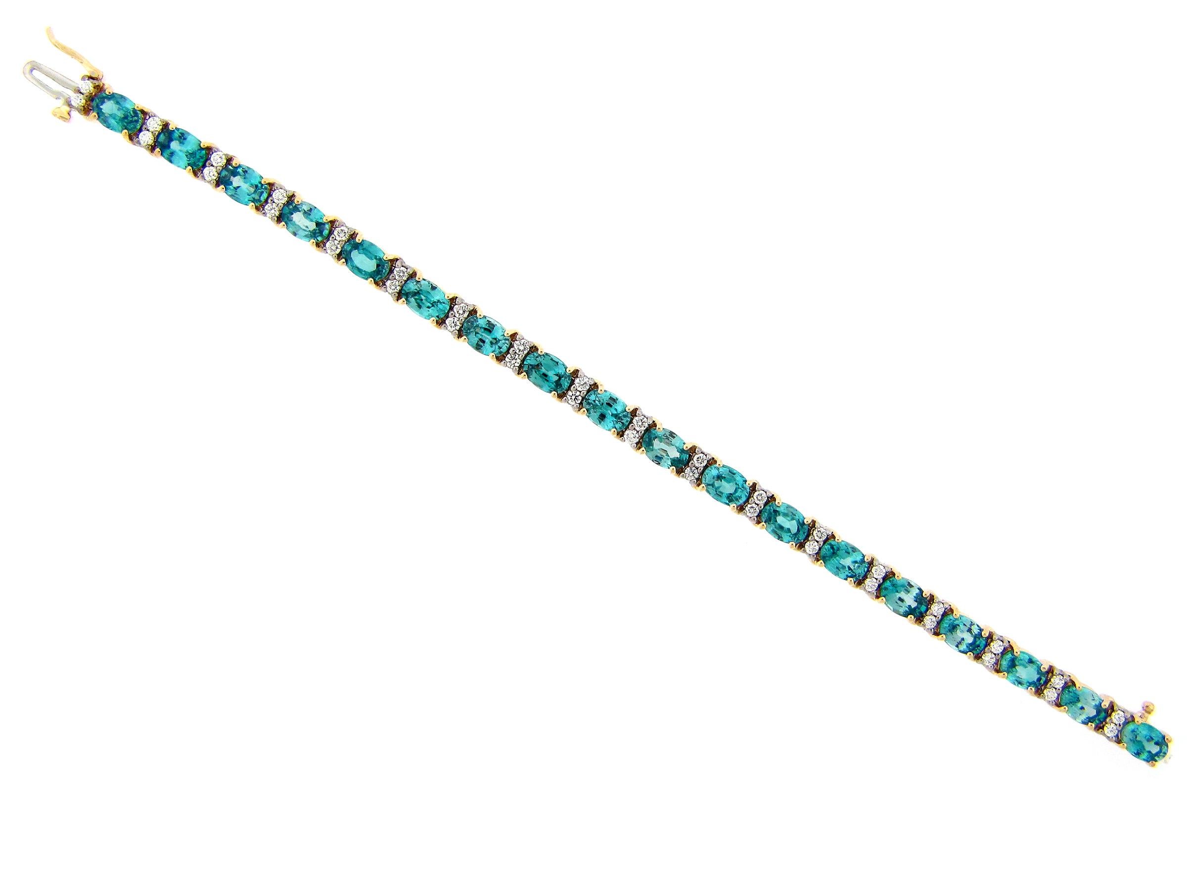 Oval Cut 21.50 Carat Blue Zircon and Diamond Bracelet For Sale
