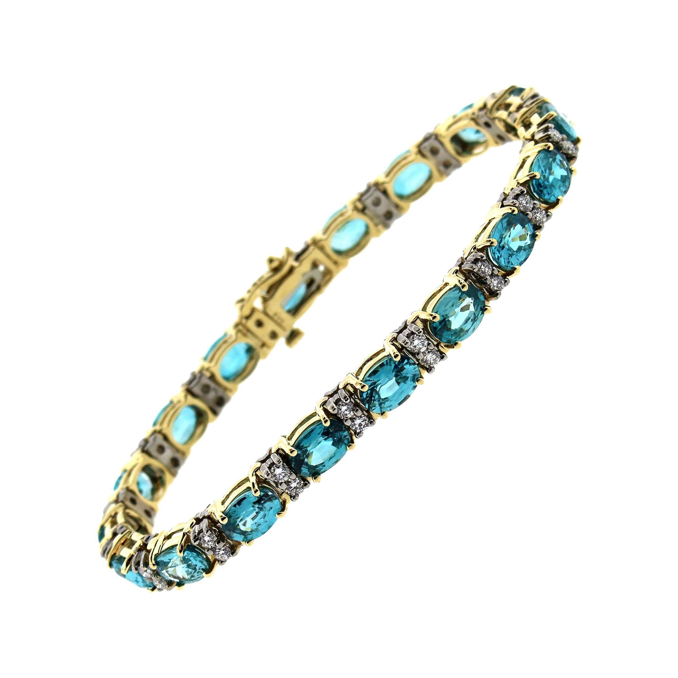 21.50 Carat Blue Zircon and Diamond Bracelet For Sale