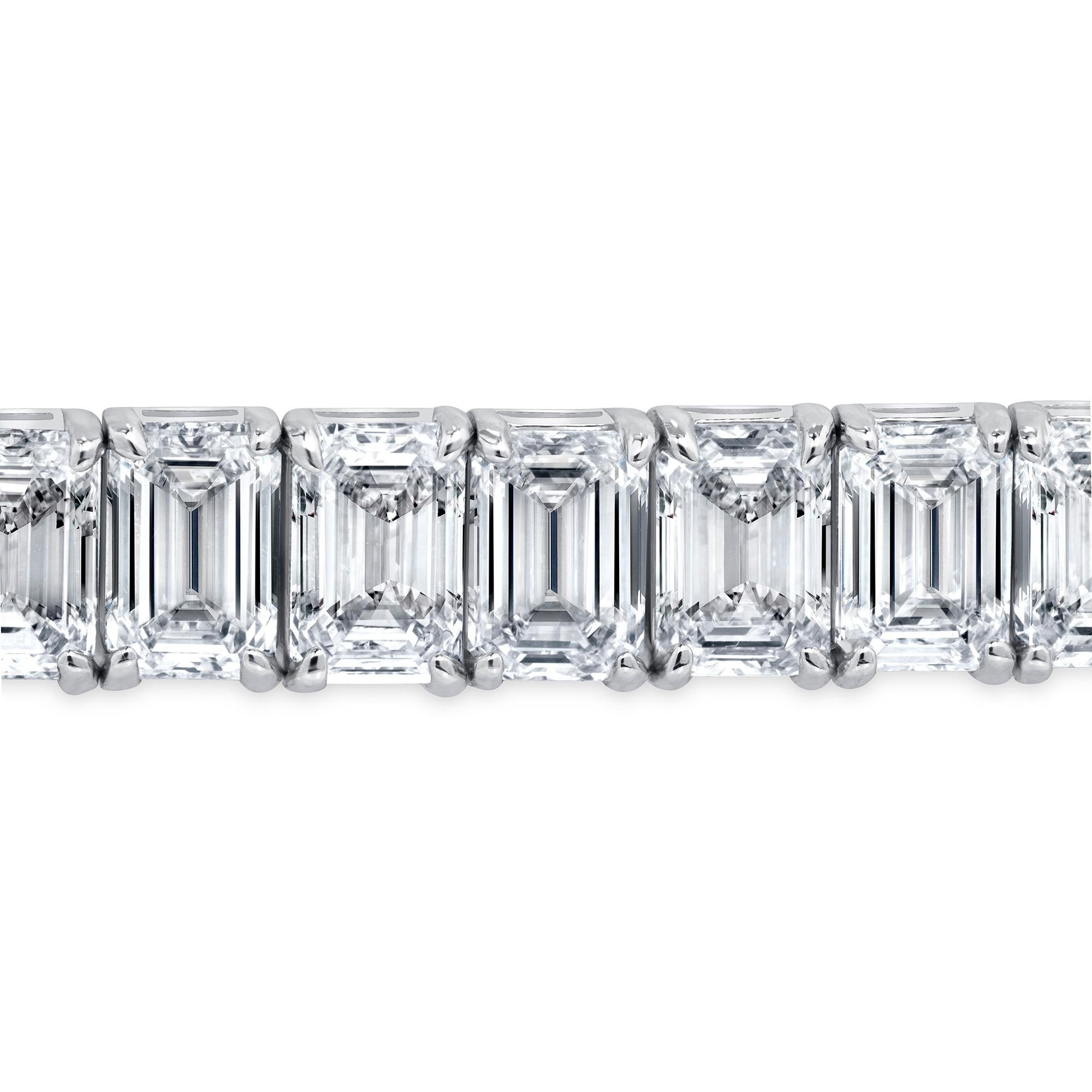 Moderne Bracelet tennis avec diamants taille émeraude de 21,50 carats G, VS2 en vente