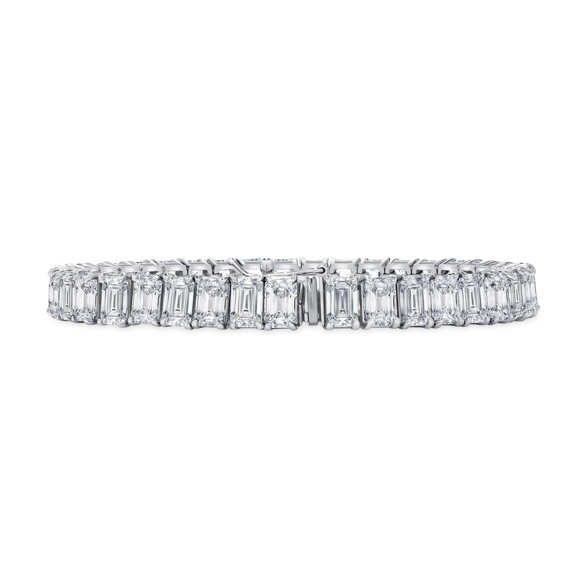 Bracelet tennis avec diamants taille émeraude de 21,50 carats G, VS2 en vente 1