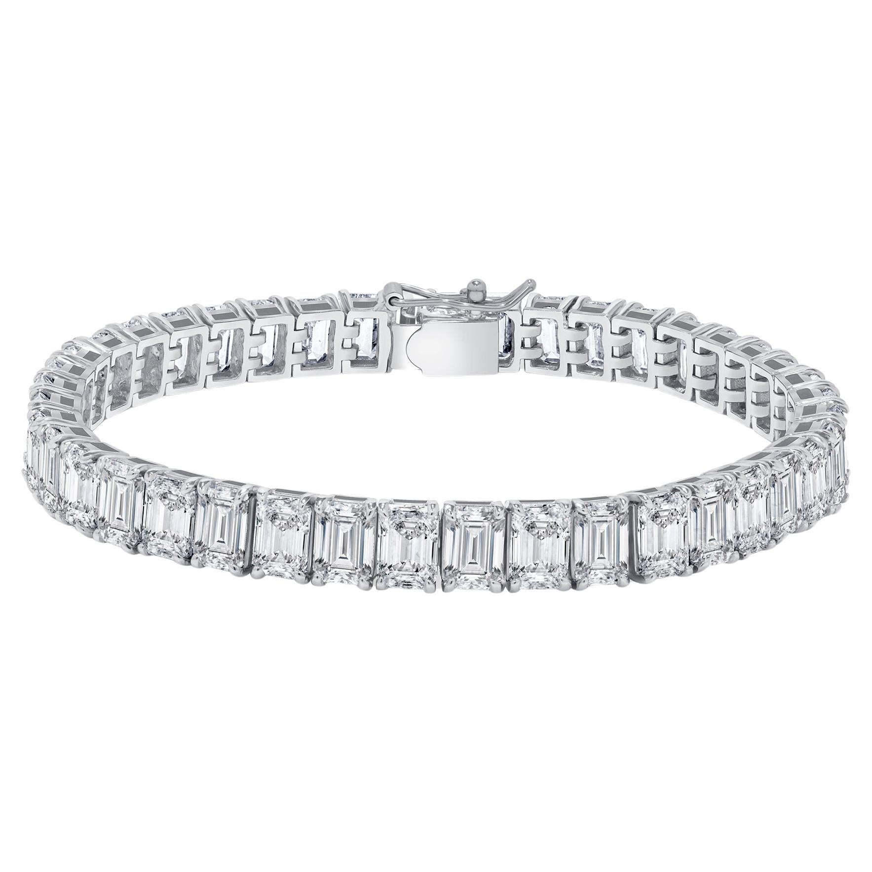 Bracelet tennis avec diamants taille émeraude de 21,50 carats G, VS2 en vente