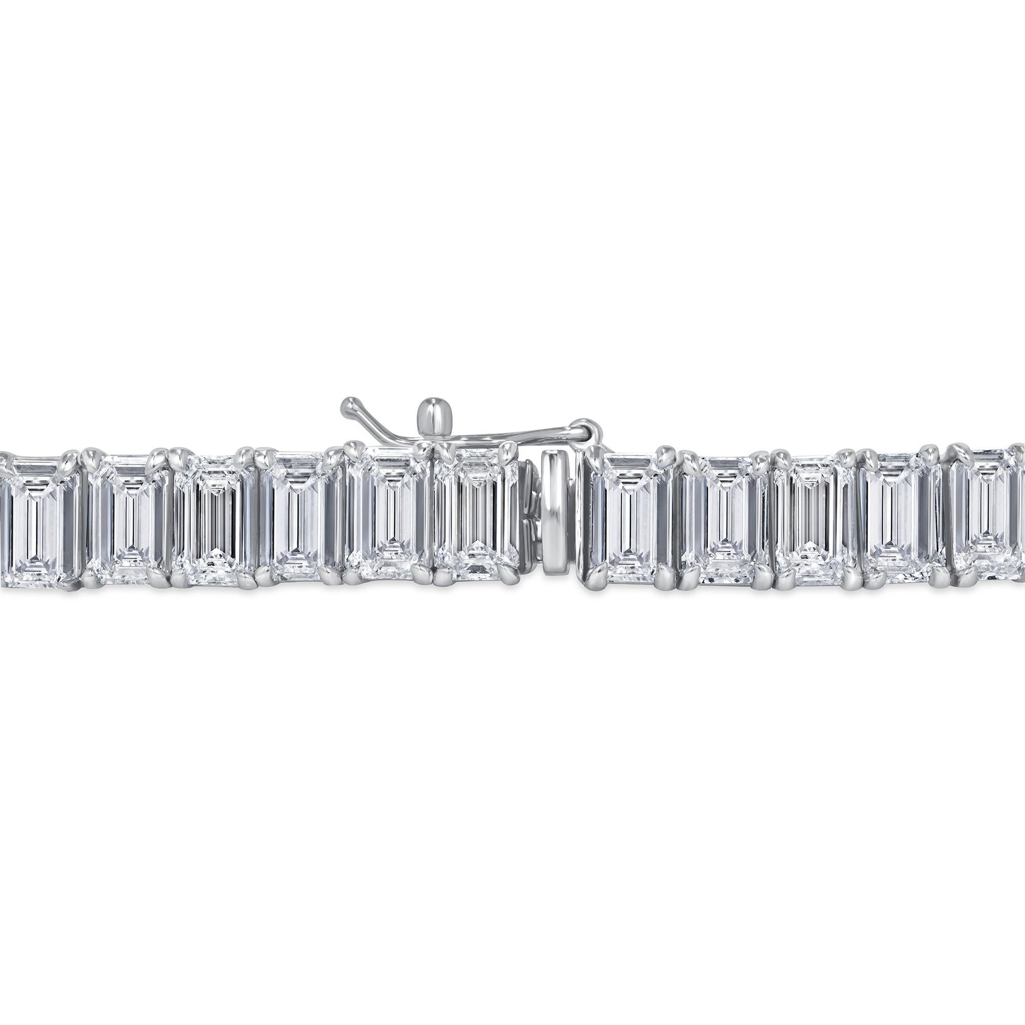 Women's or Men's 21.50 Carat Emerald Cut Natural Diamond Tennis Bracelet H-1, VS2 For Sale