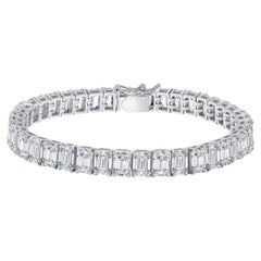 21.50 Carat Emerald Cut Natural Diamond Tennis Bracelet H-1, VS2