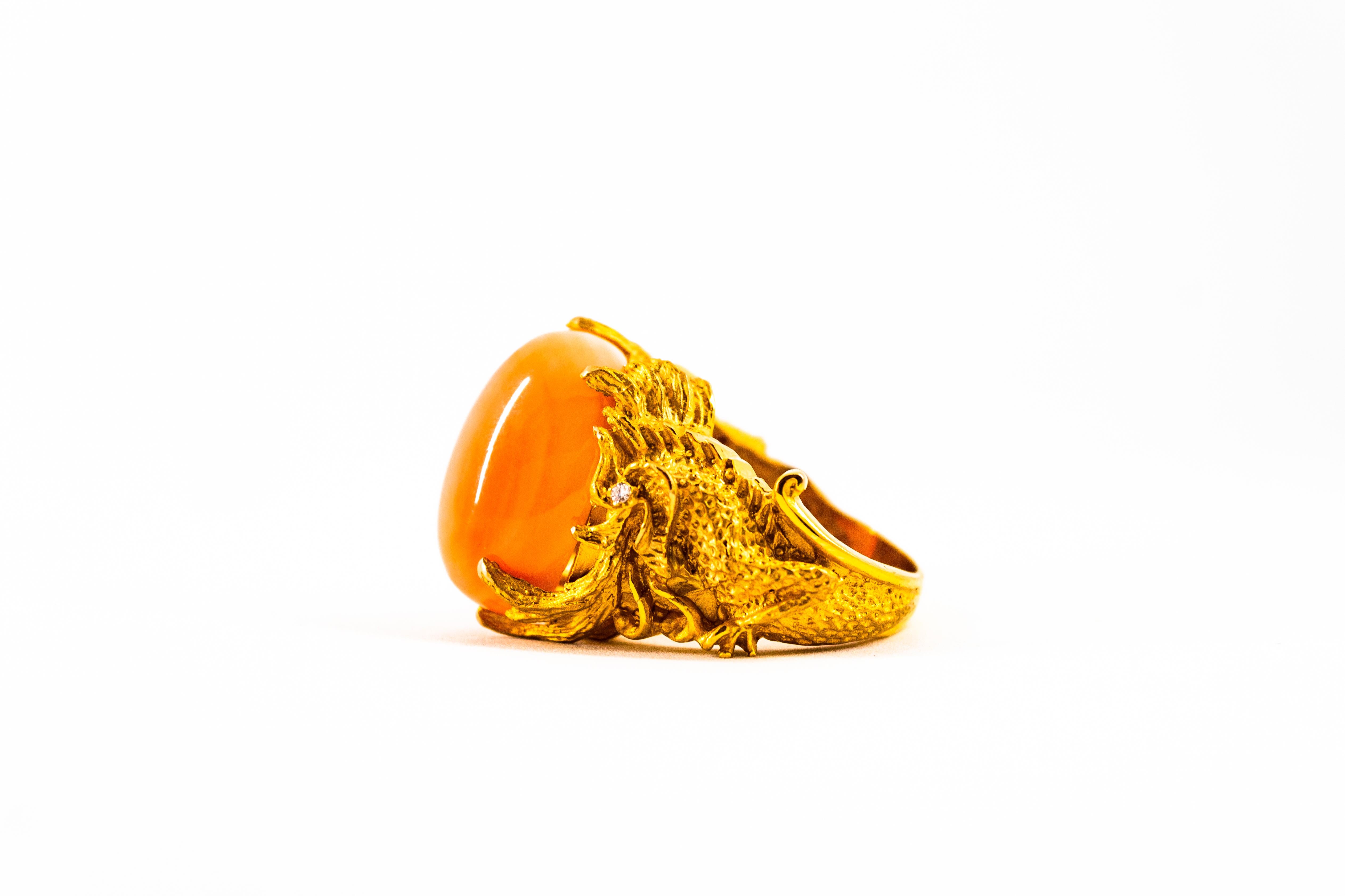 21,52 Karat Cabochon Pink Coral Weißer Diamant Gelbgold Drachen Cocktail Ring im Angebot 9