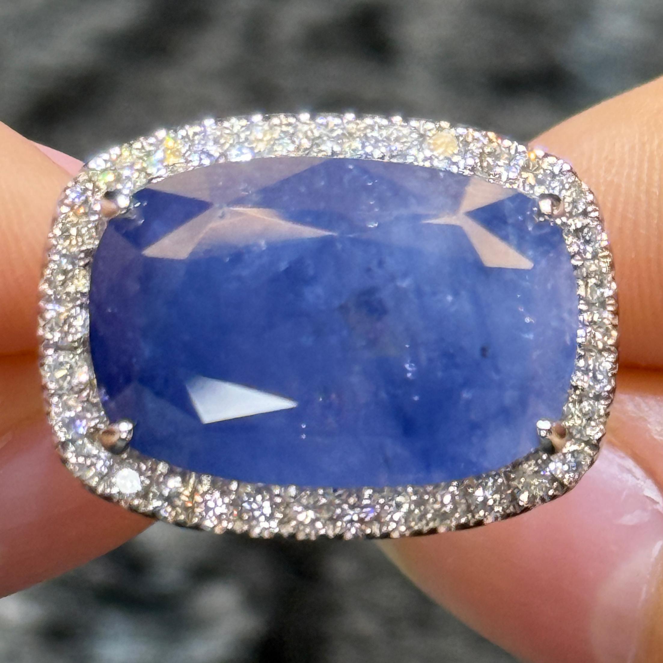 Anello nuziale di 21,52 carati con zaffiro e diamante dello Sri Lanka di colore 