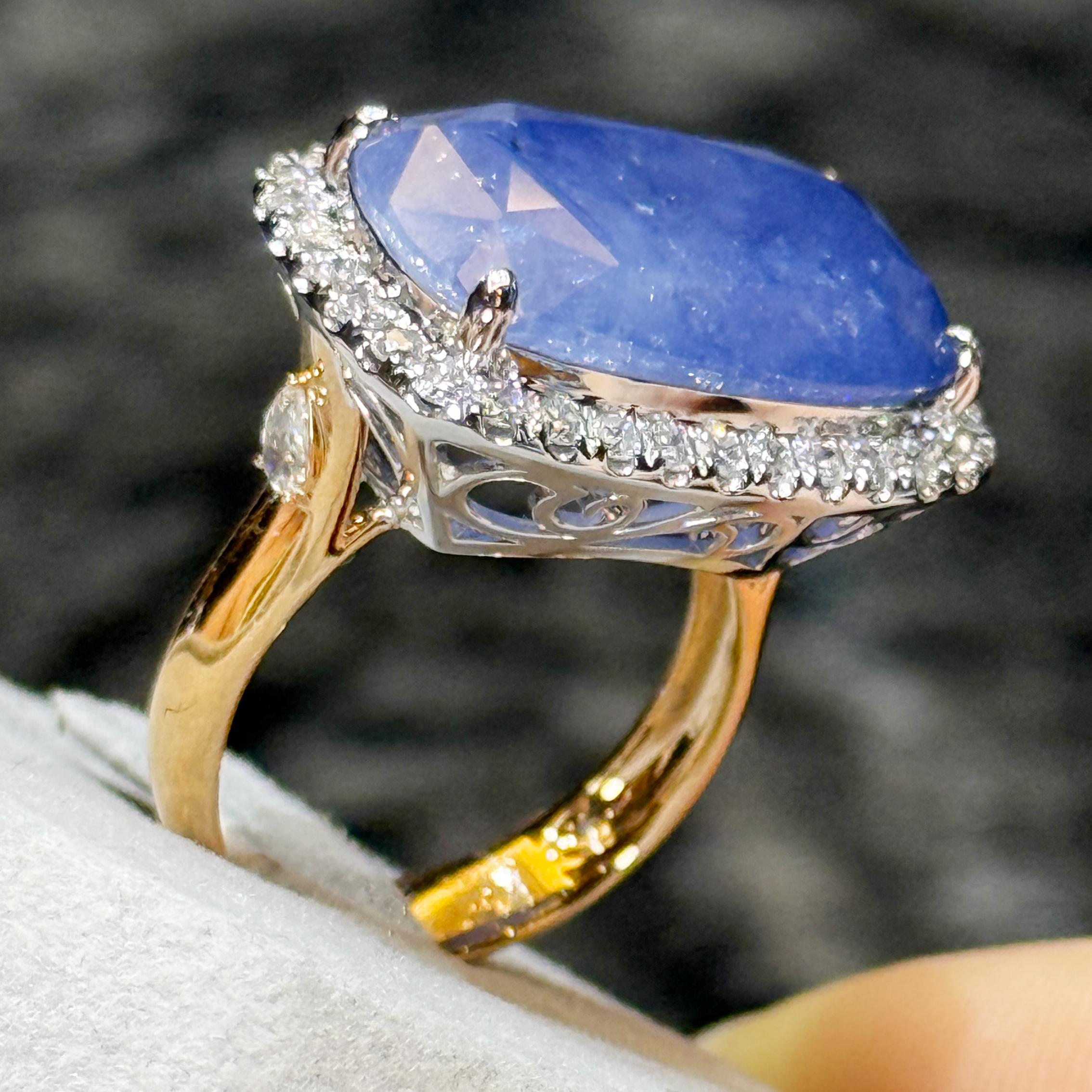 Anello nuziale di 21,52 carati con zaffiro e diamante dello Sri Lanka di colore 