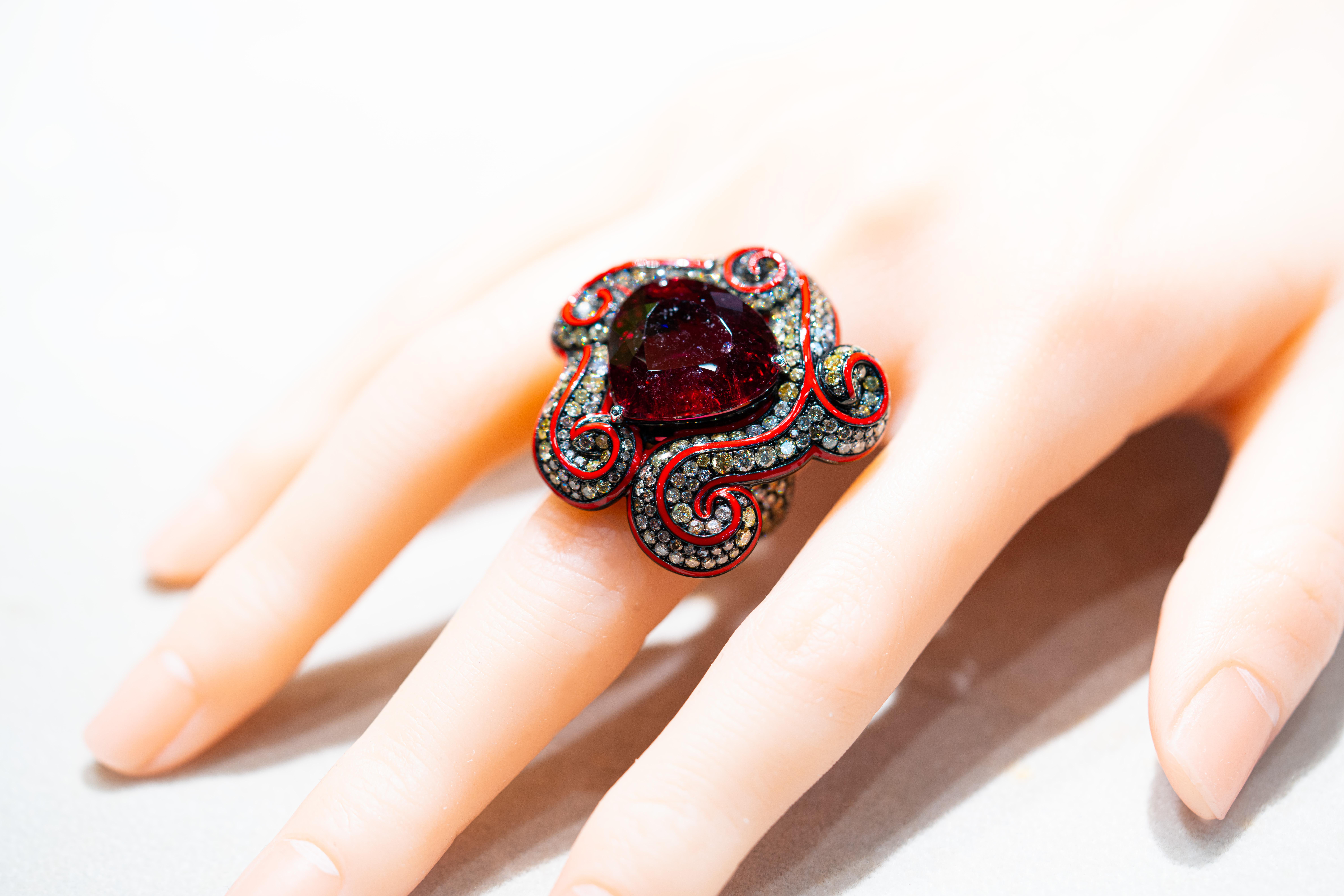 21.54 Karat Rubellit & Fancy Color Diamantring, 18K Weißgold, Austy Lee im Angebot 1