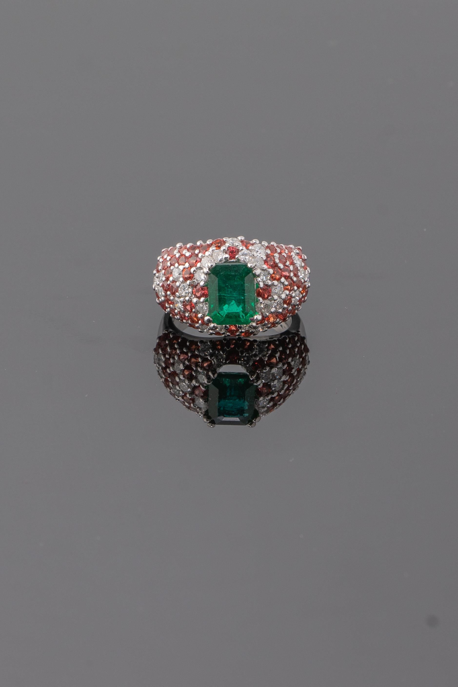 2,16 Karat Smaragd mit Saphir und Diamanten, Cocktail- oder Verlobungsring (Smaragdschliff) im Angebot