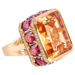 Sunita Nahata Honey Quartz 21.6ct. Bague fantaisie en 18 carats avec diamants