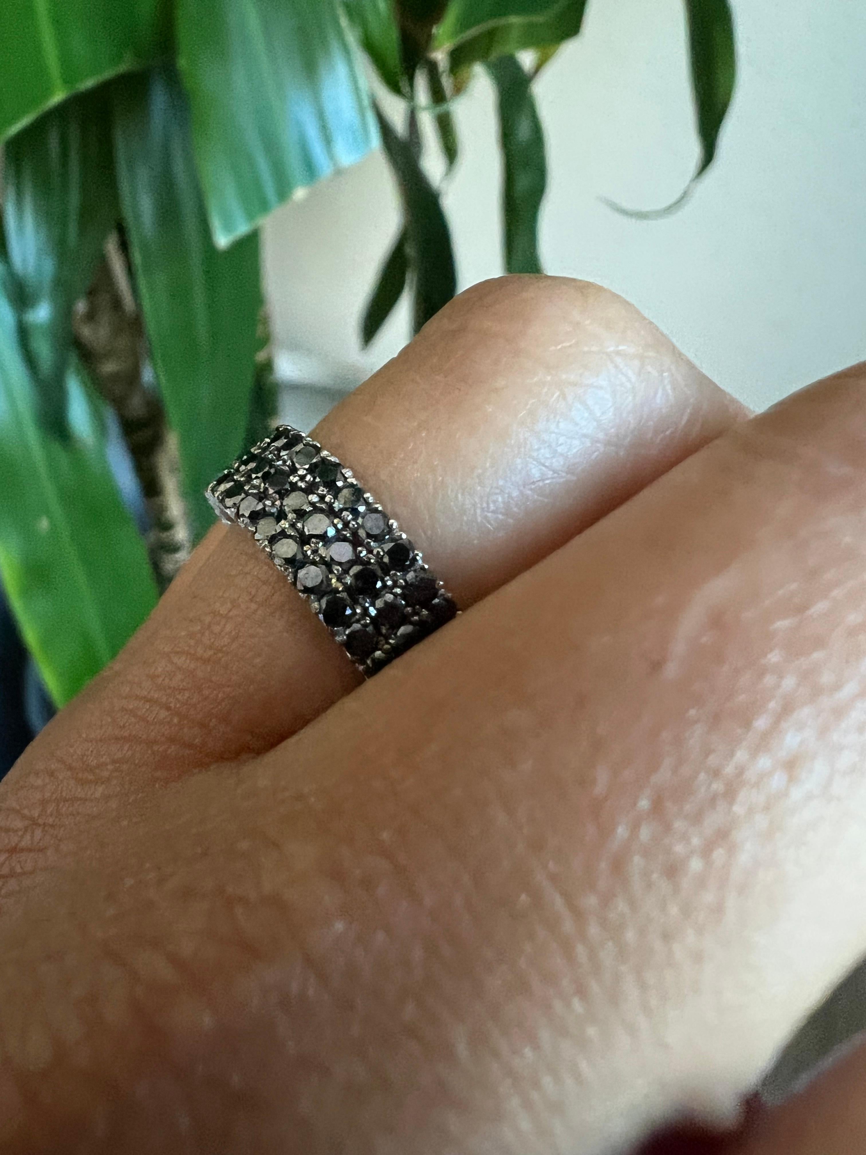 Fascia in oro bianco con diamante nero naturale da 2,16 carati in vendita 2