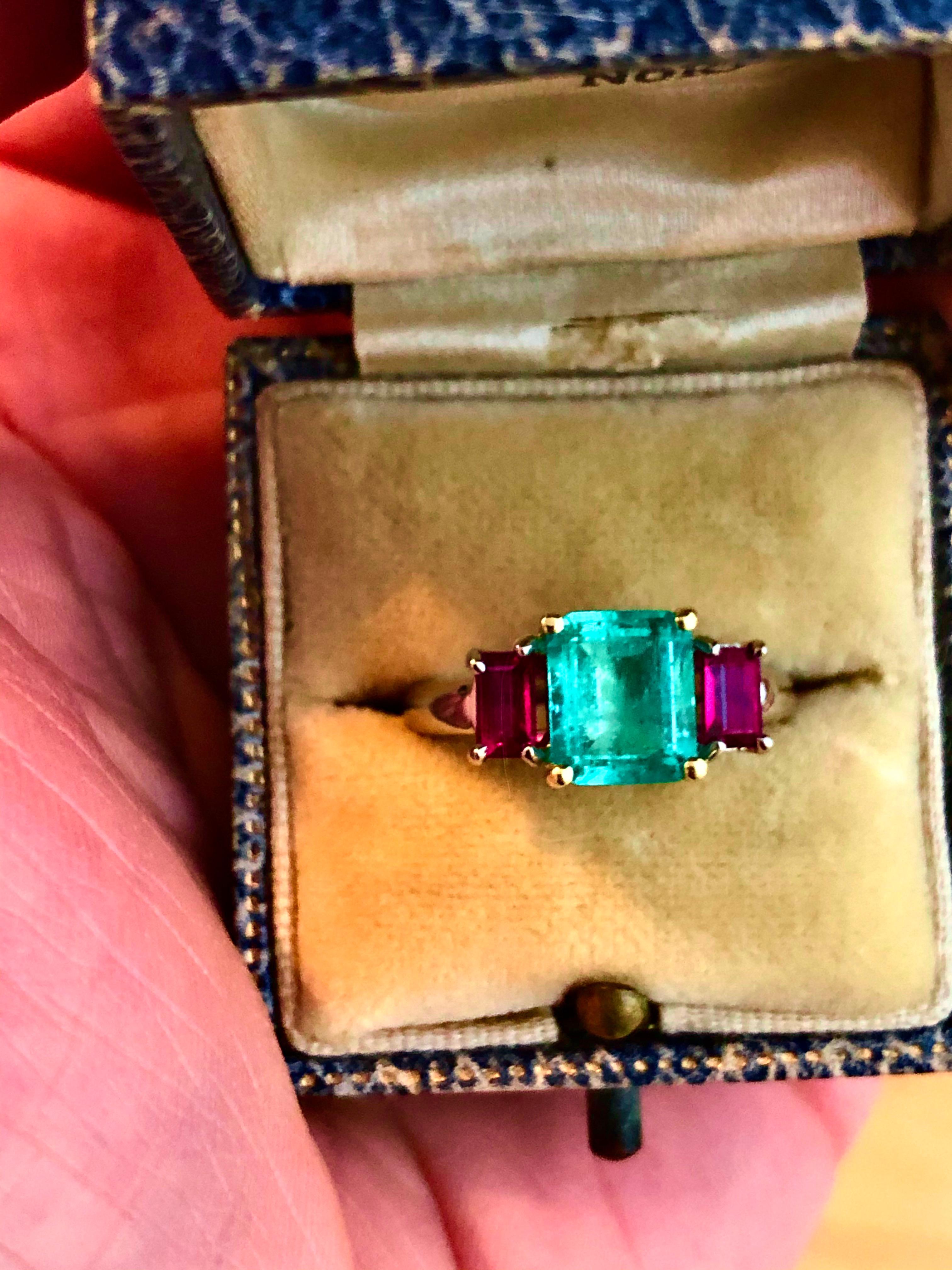 Art Deco 2.16 Carat Natural Colombian Emerald Ruby Engagement Ring Platinum and 18 Karat