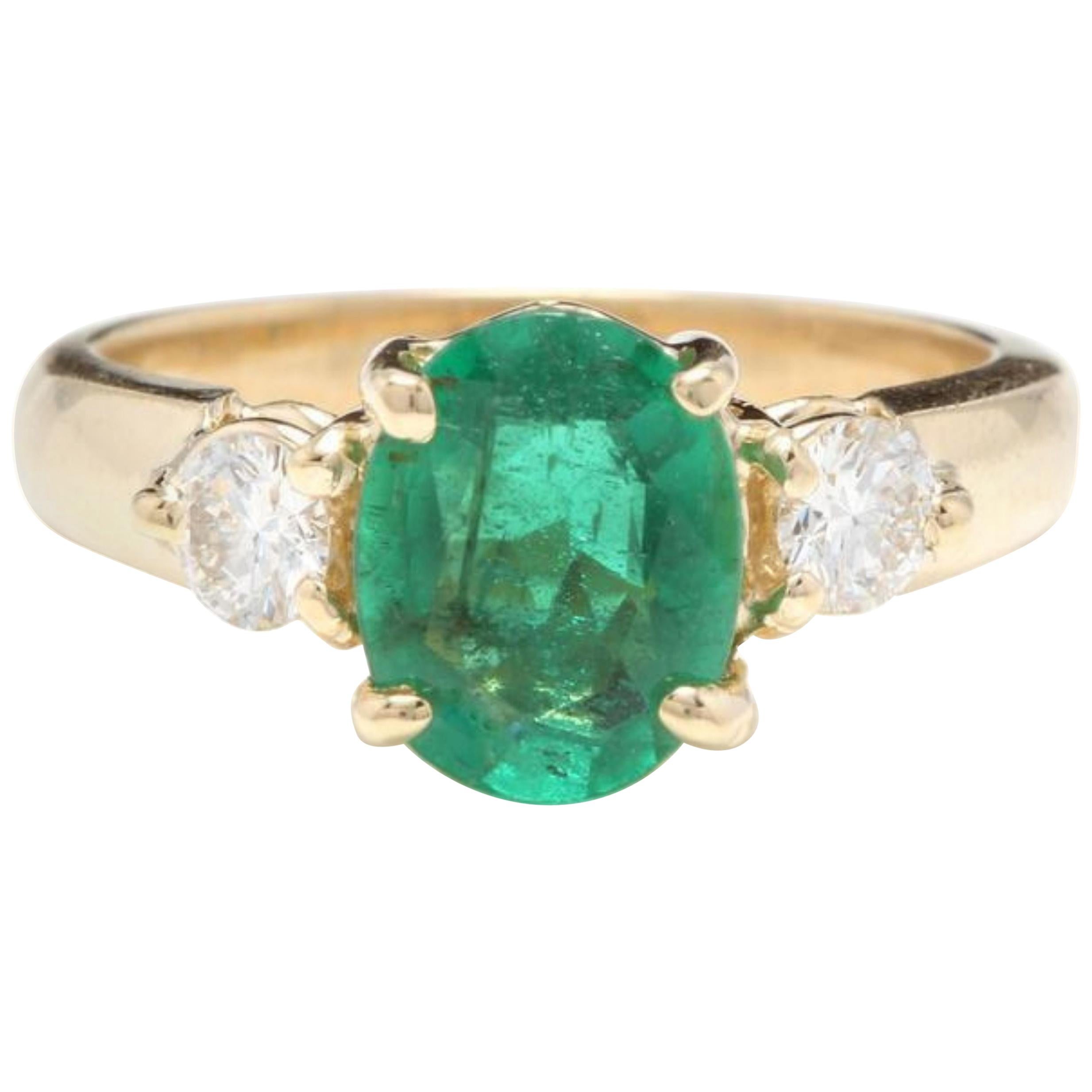 2.16 Carat Natural Emerald and Diamond 14 Karat Solid Yellow Gold Ring For Sale