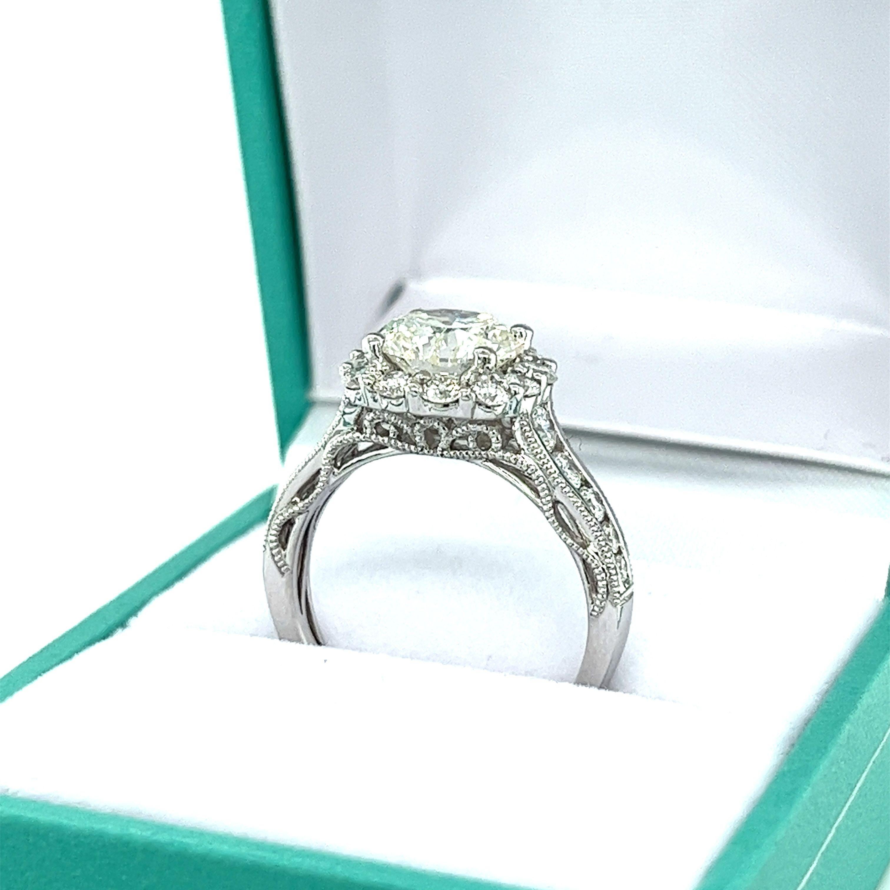 2.16 Carat Round Cut Diamond & Diamond Halo in 18K Gold Side Stone Filigree Ring In New Condition For Sale In Miami, FL