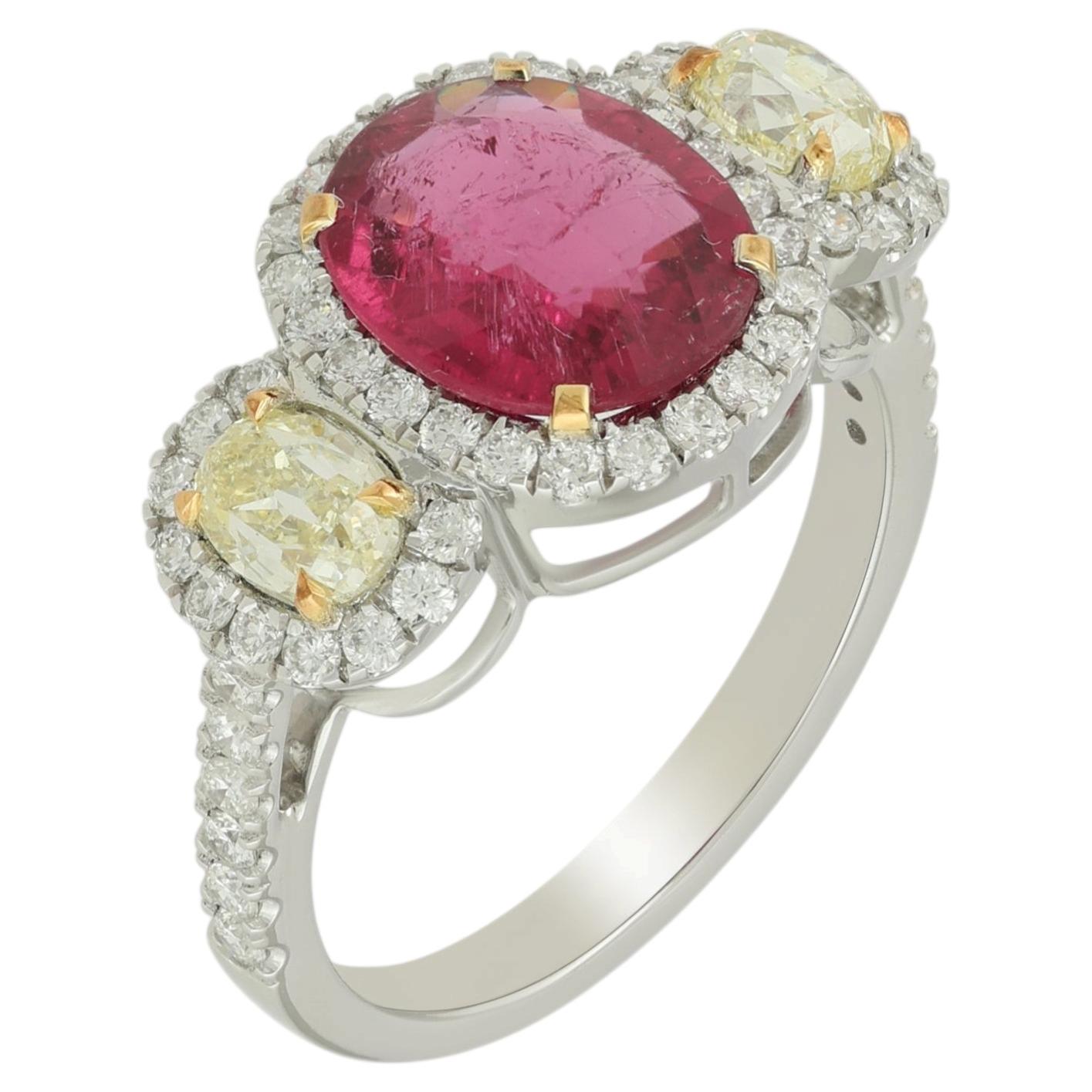 Cocktailring mit 2,16 Karat Rubellit und Diamant im Gegenschliff, 18K Gold, 2026 im Angebot