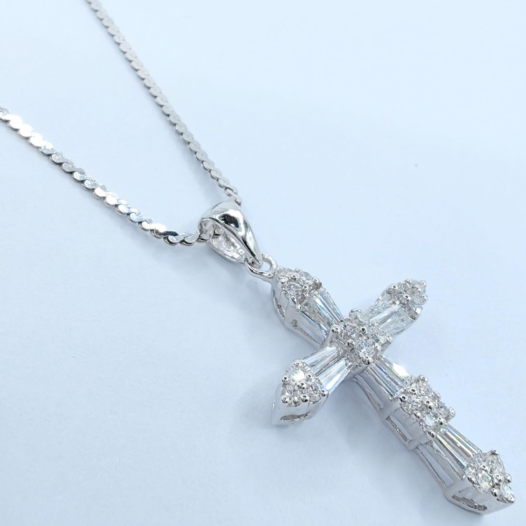 2.16 Carat Tapered Baguette & Round Cut Diamond Cross Pendant in 18K White Gold In New Condition For Sale In Wan Chai District, HK
