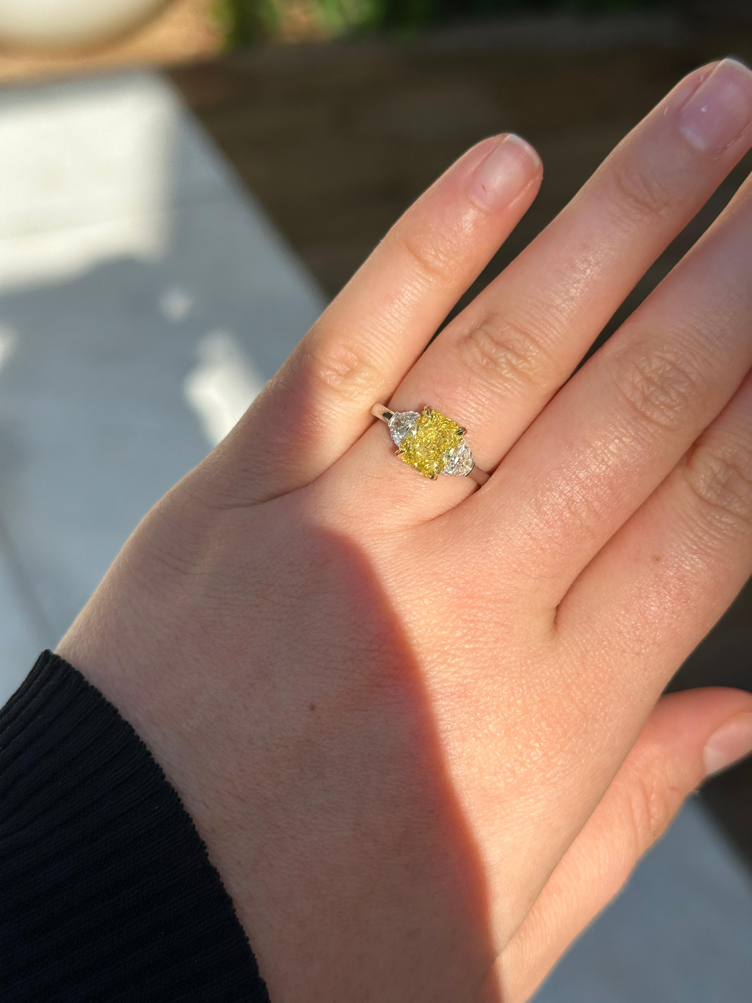 Women's or Men's 2.16 Carats Fancy Intense Yellow Diamond Ring GIA Certified For Sale