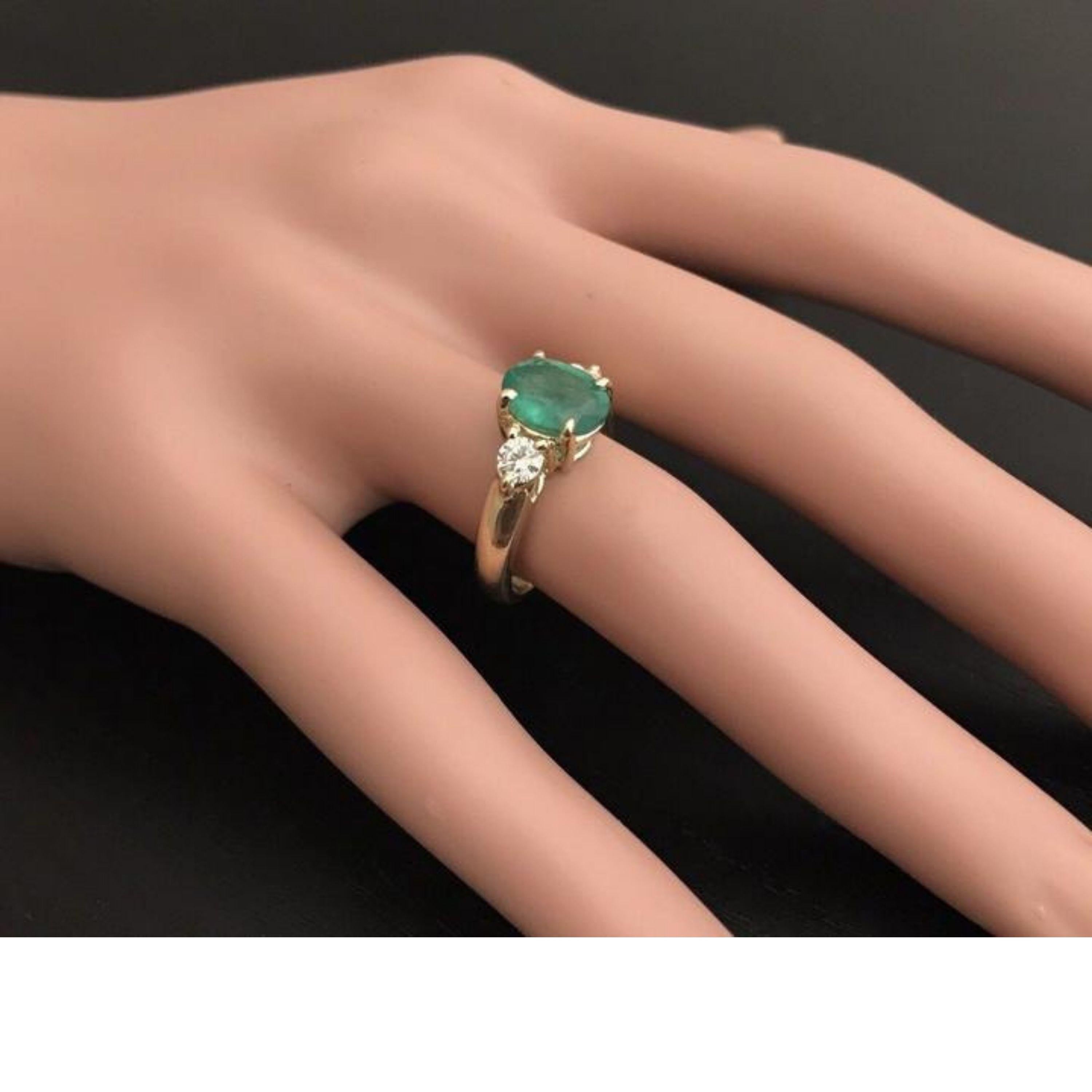 2.16 Carat Natural Emerald and Diamond 14 Karat Solid Yellow Gold Ring For Sale 1