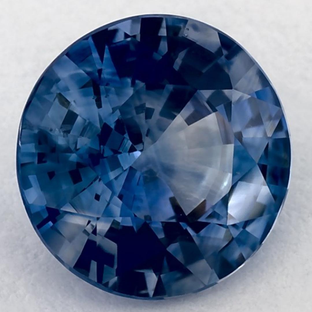 Ein sehr wertvoller September-Geburtsstein mit einer bezaubernden blauen Farbe. Man glaubt, dass sie dem Leben Glück und Reichtum bringen.

Entdecken Sie die lebendige Kollektion von Smaragden, Rubinen und Saphiren in unserem Geschäft, die als lose