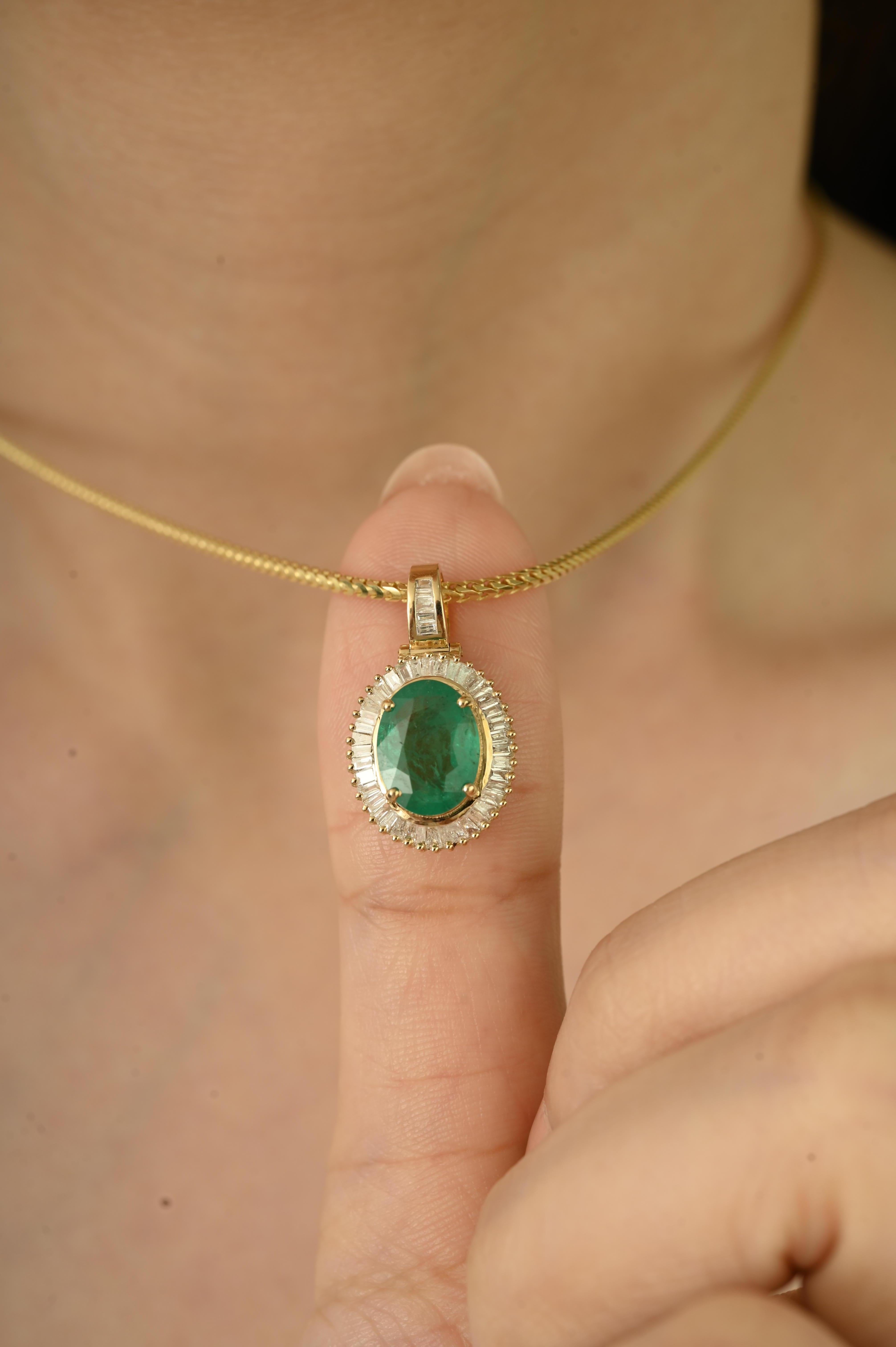 Ciondolo a forma di smeraldo ovale e diamante baguette da 2,16 carati in oro 14K Regalo di Natale in vendita 2