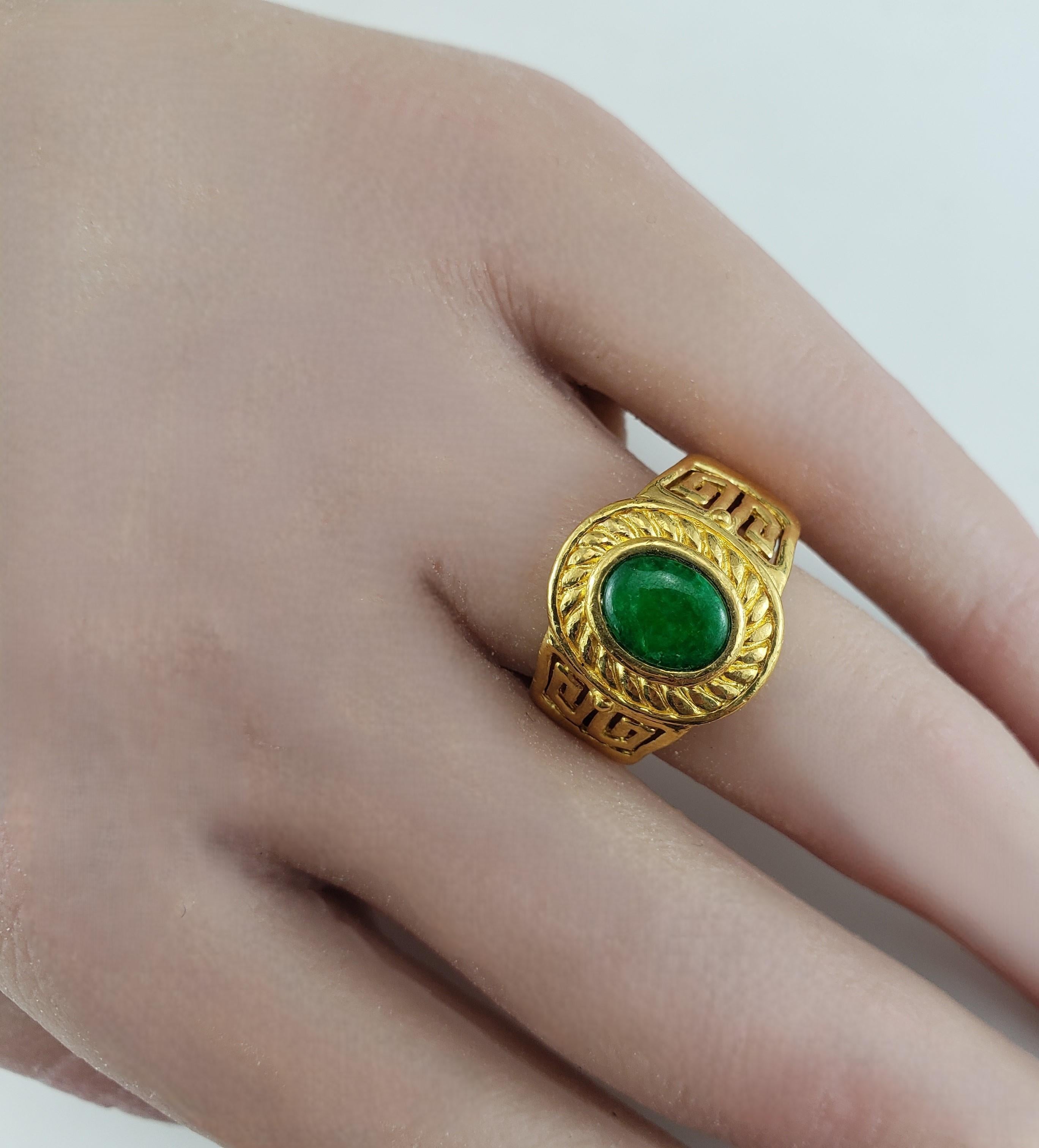 Anillo de oro amarillo de 21,6 quilates con jadeíta y diseño azteca Talla 7,5 #19593 2