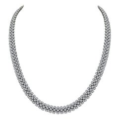 Collana di platino con diamanti da 21,60 carati