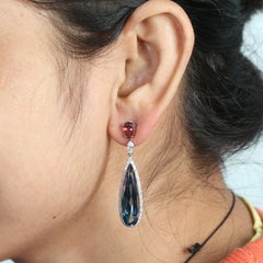 Orecchino pendente con tormalina e diamanti in oro 18k da 21,67 ct di Topazio Blu di Londra