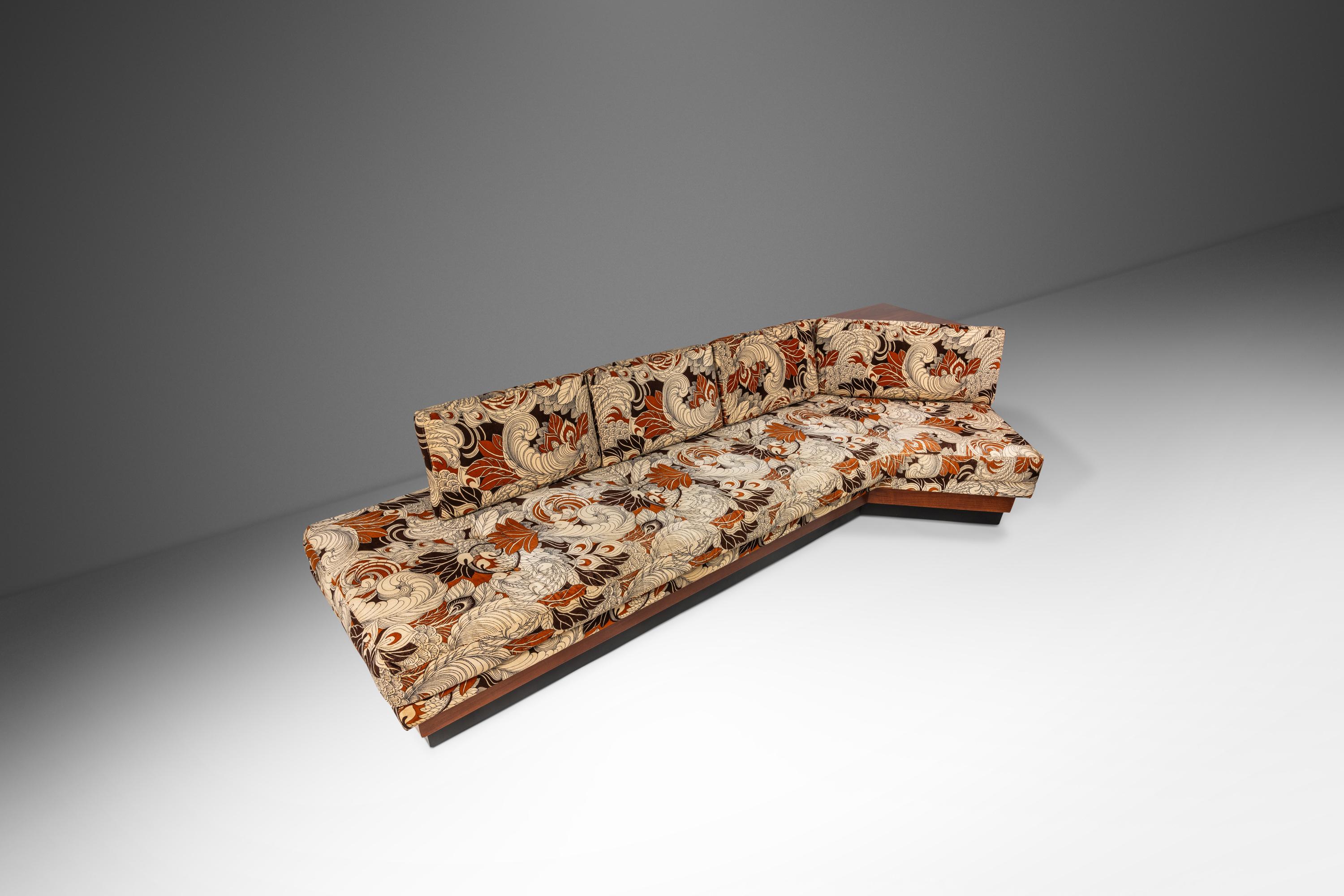 2167S Platform Boomerang Sofa by Adrian Pearsall in Jack Lenor Larsen Fabric 60s For Sale 4